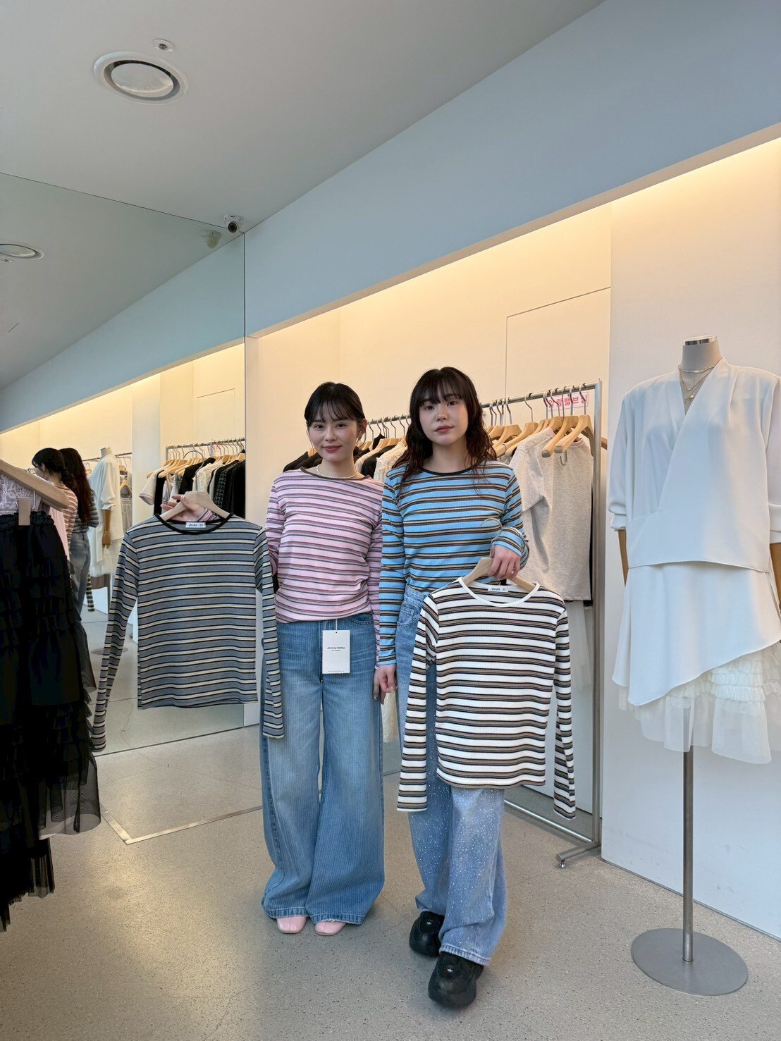 JU6012 跳跳糖色橫條上衣