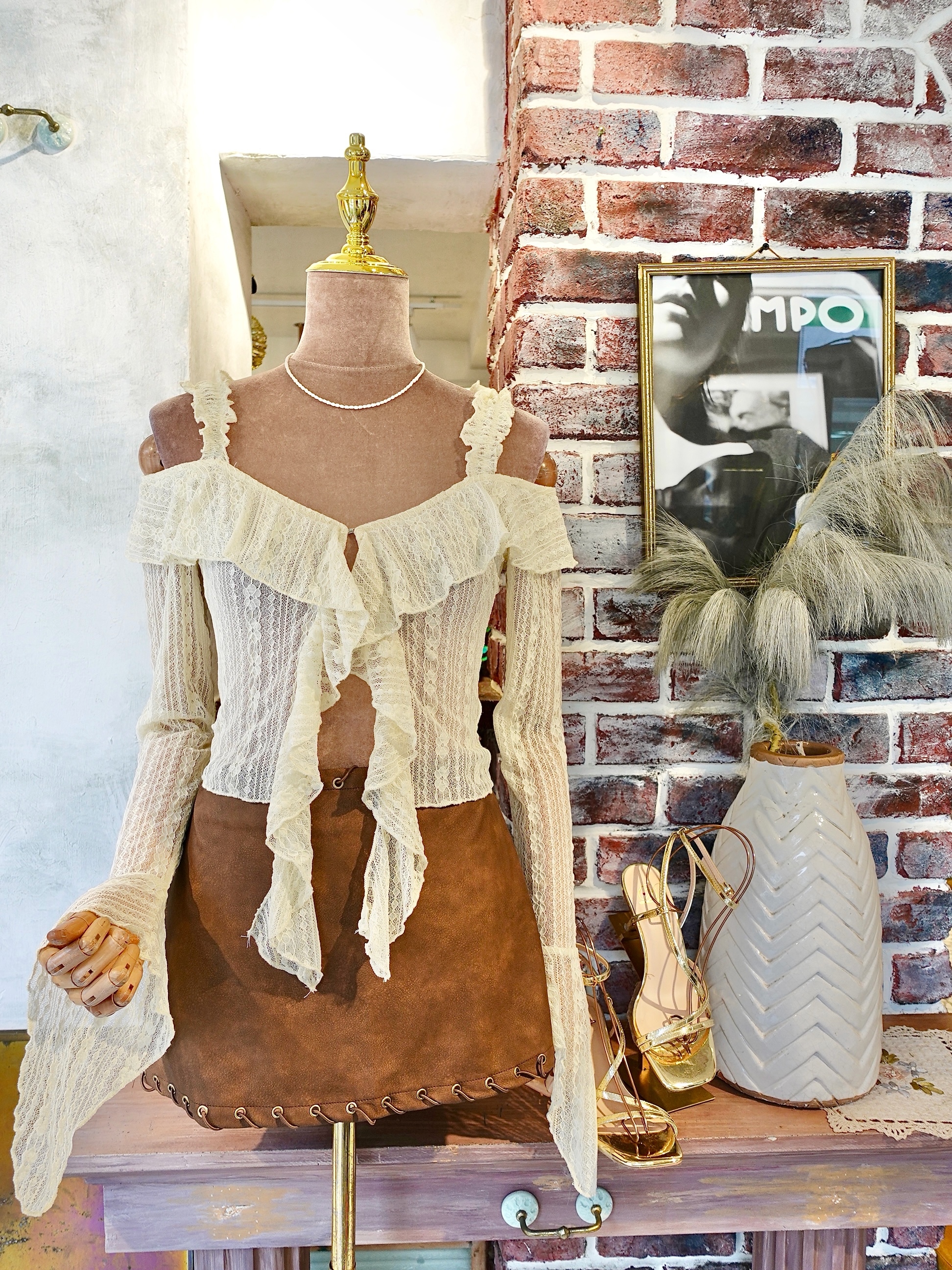 Boho Cream奶油蕾絲露肩袖襯衫上衣