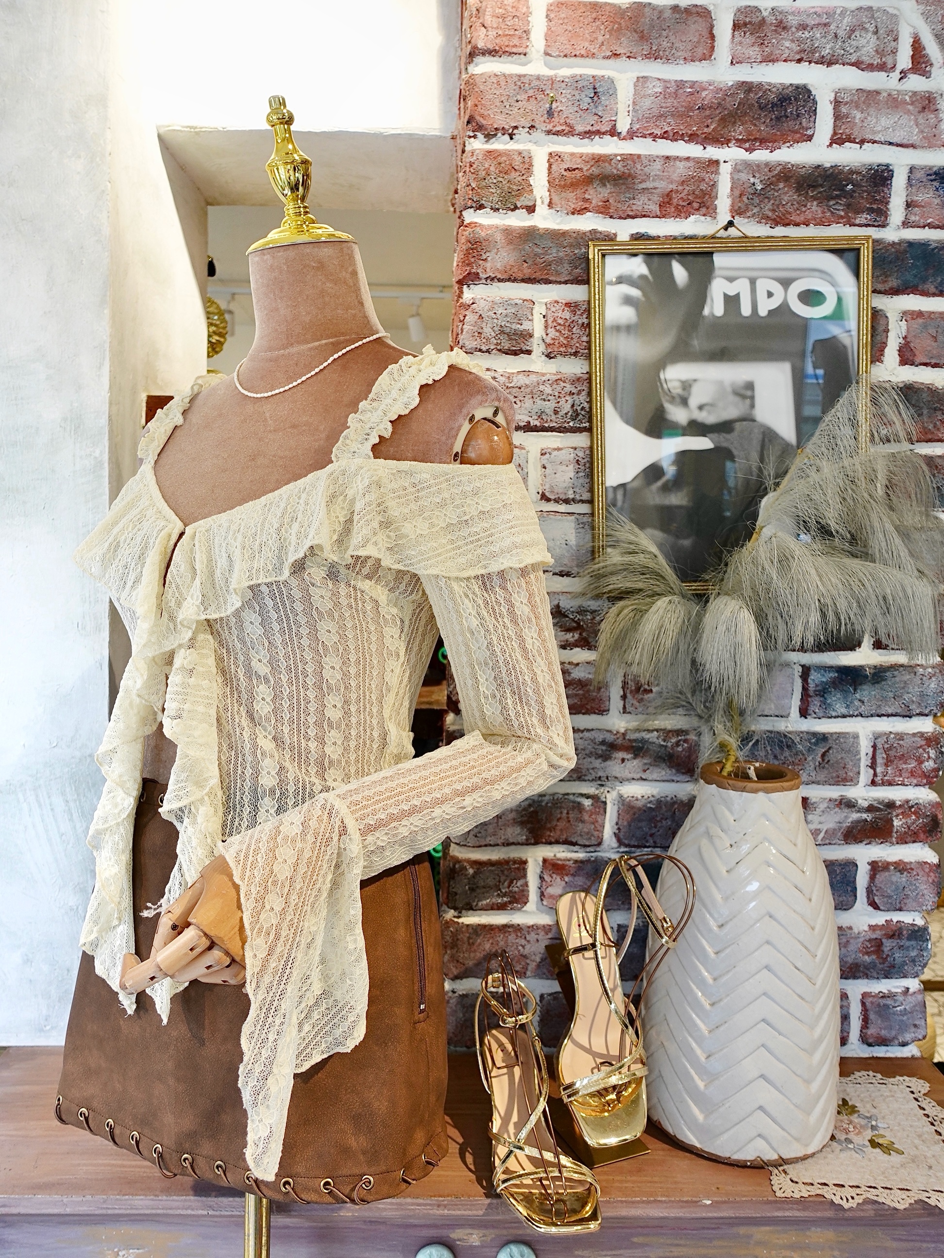 Boho Cream奶油蕾絲露肩袖襯衫上衣