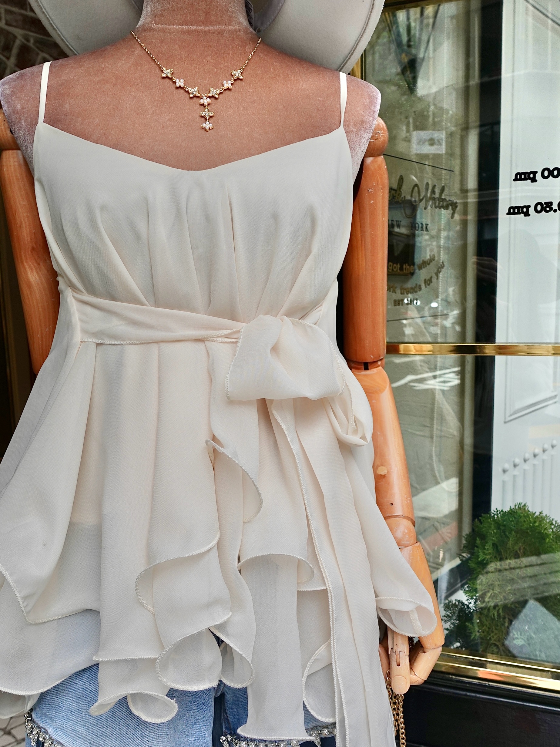 Cream奶油色綁帶層次荷葉飾邊上衣