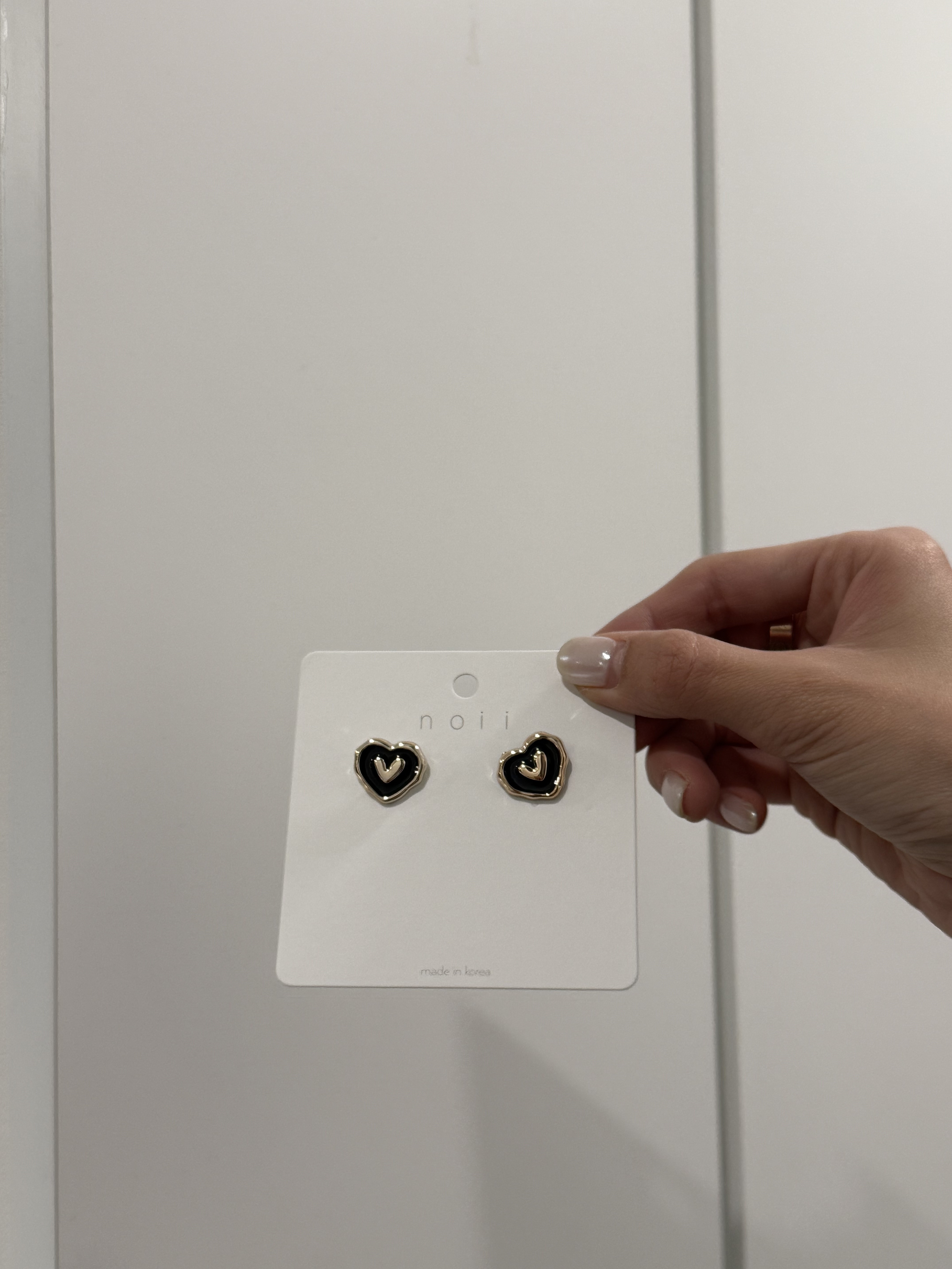 韓國連線 黑銀愛心耳環