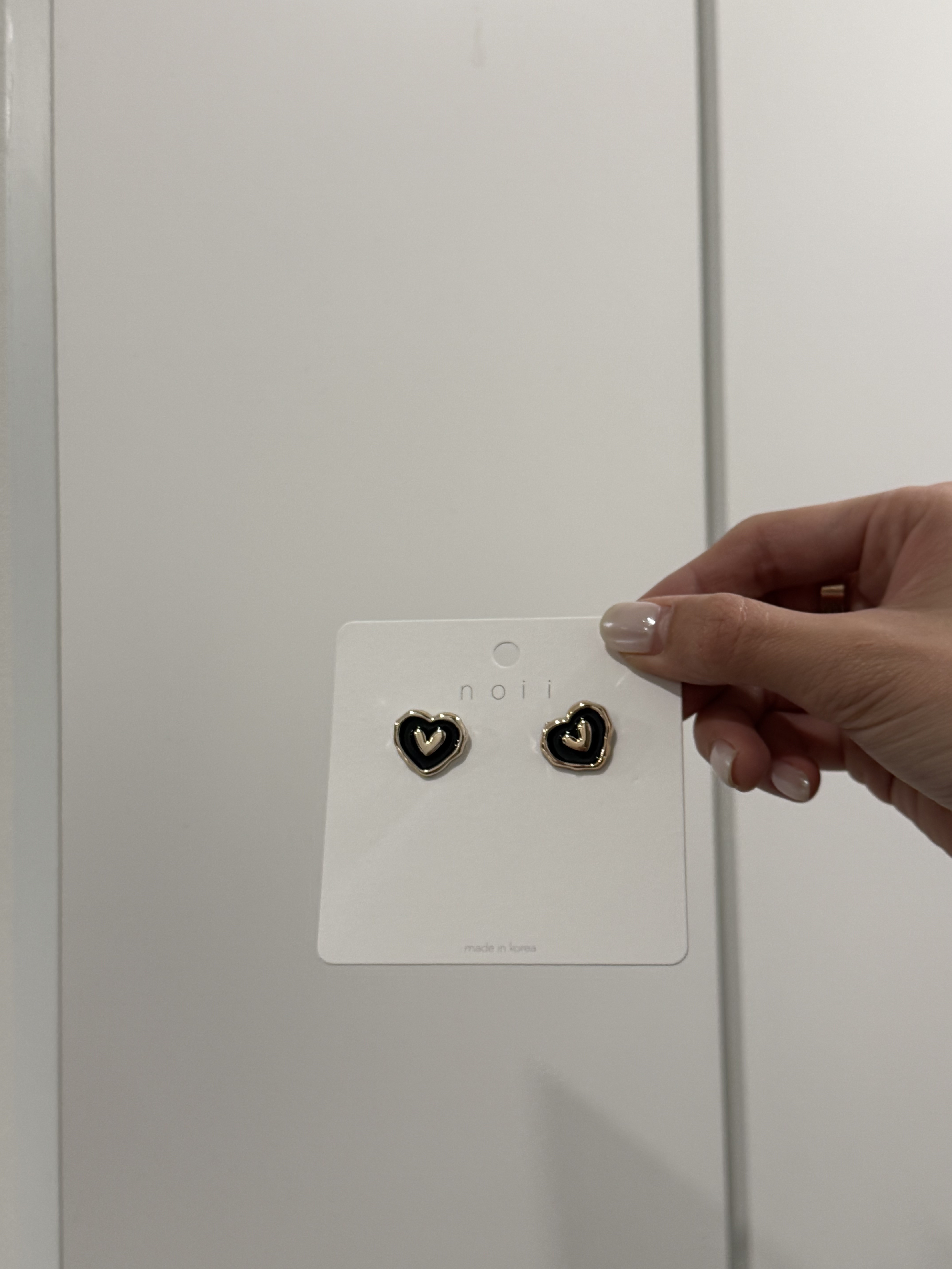 韓國連線 黑銀愛心耳環