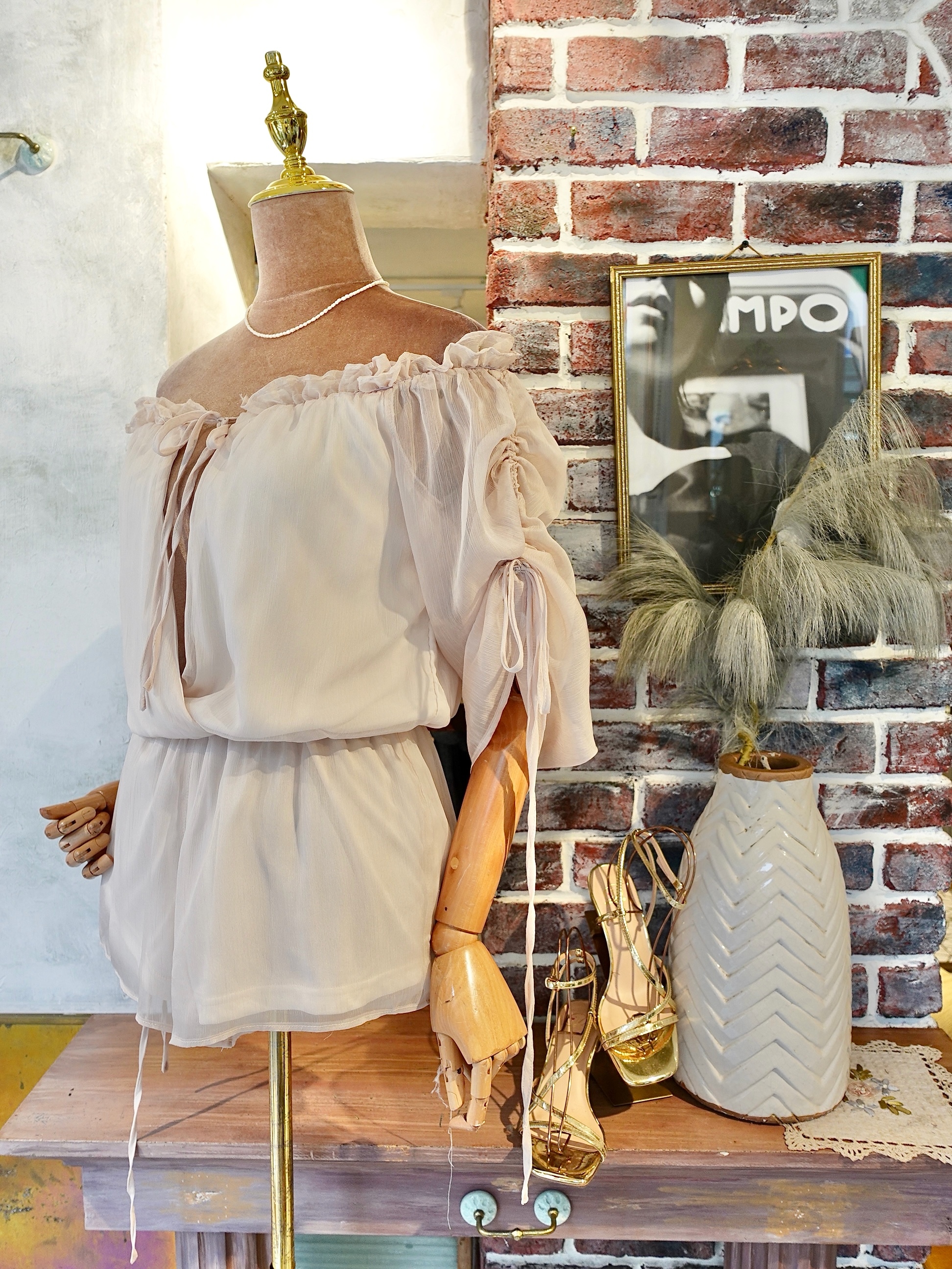 Creams奶油白色深V領綁帶荷葉飾邊雪紡紗連身短褲Romper