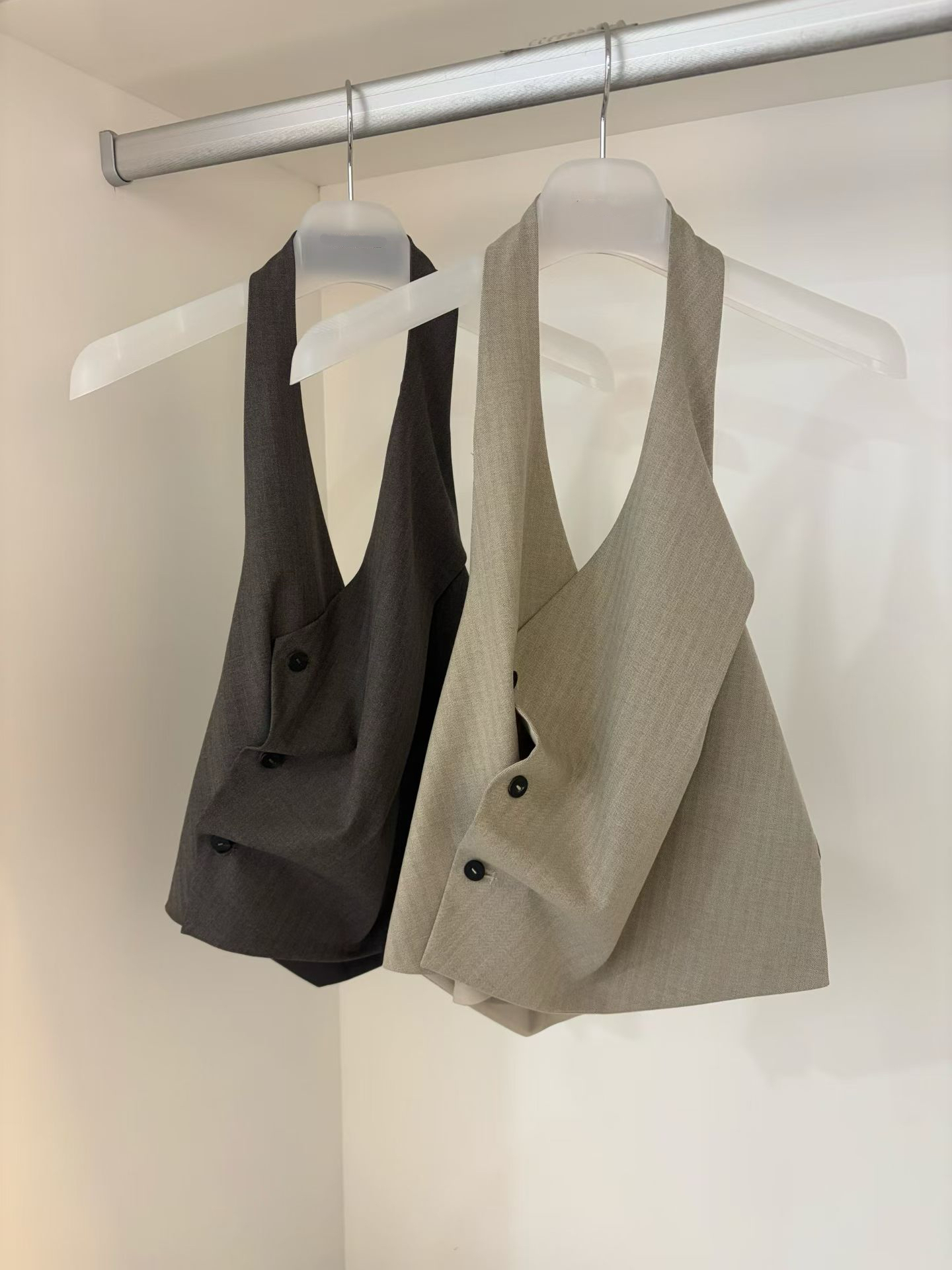 F16-繞脖西裝背心(淺褐/深棕)