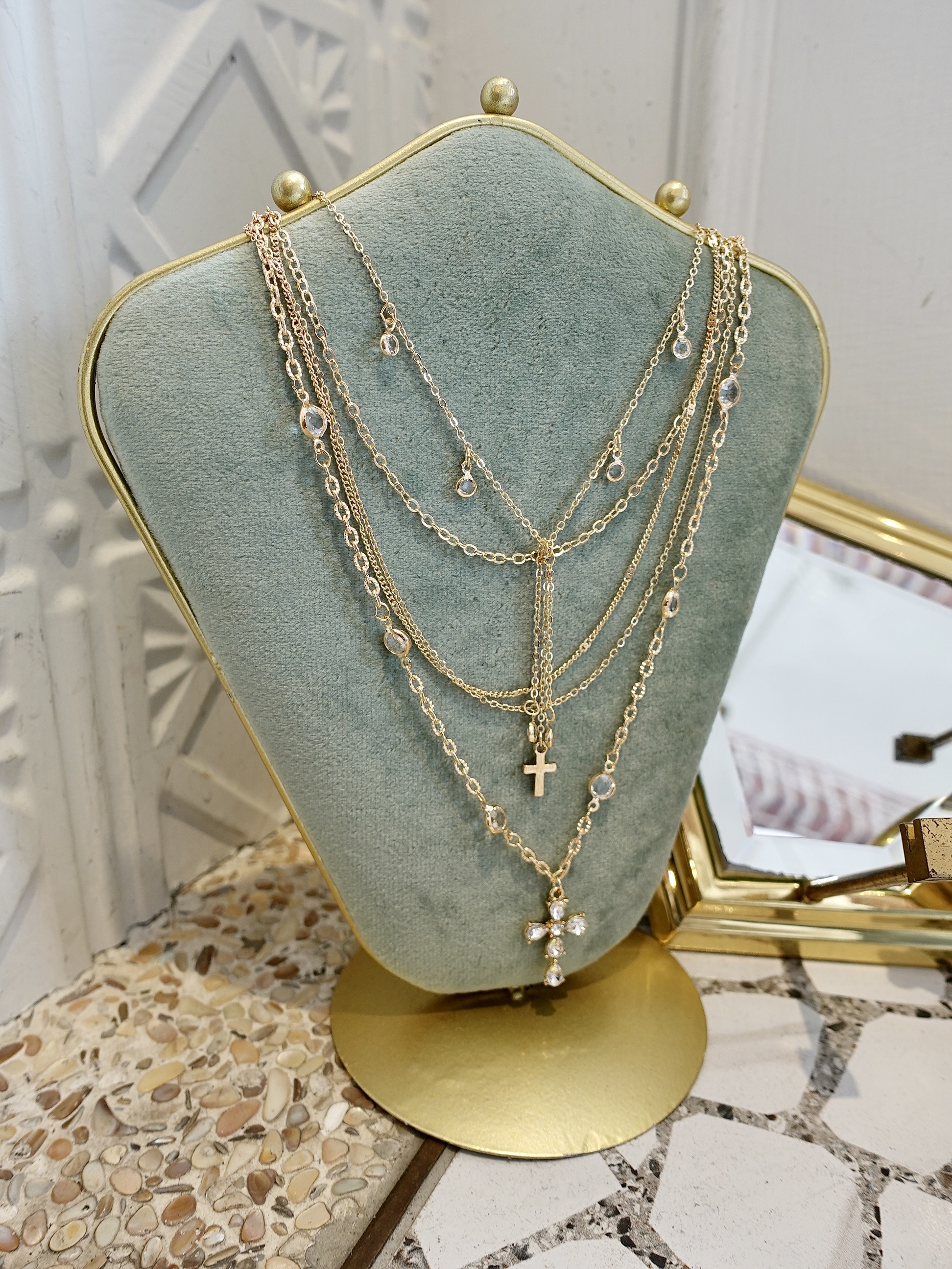 Lux Gold金色多層次水鑽十字架項鍊