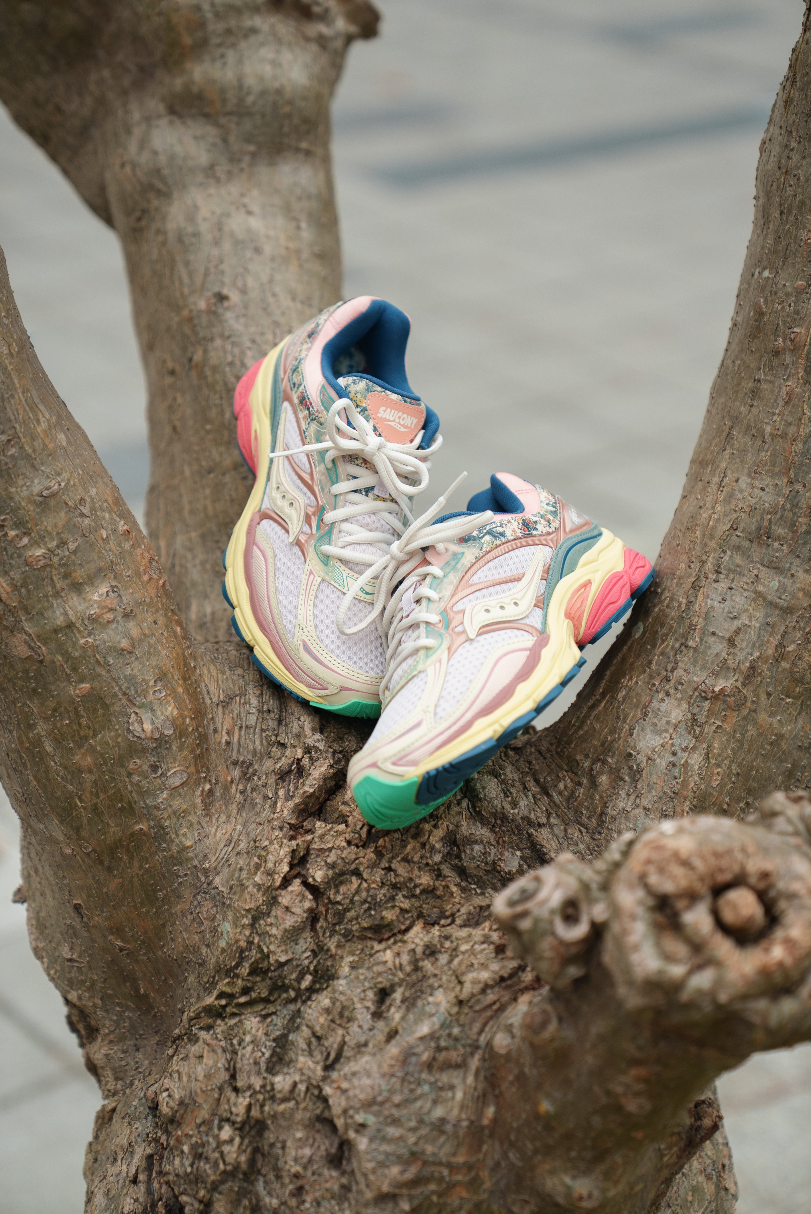 【Focus Store】現貨秒發 Saucony Progrid Omni9 "Floral Beige Blue" 粉黃 索康尼 S71015-1