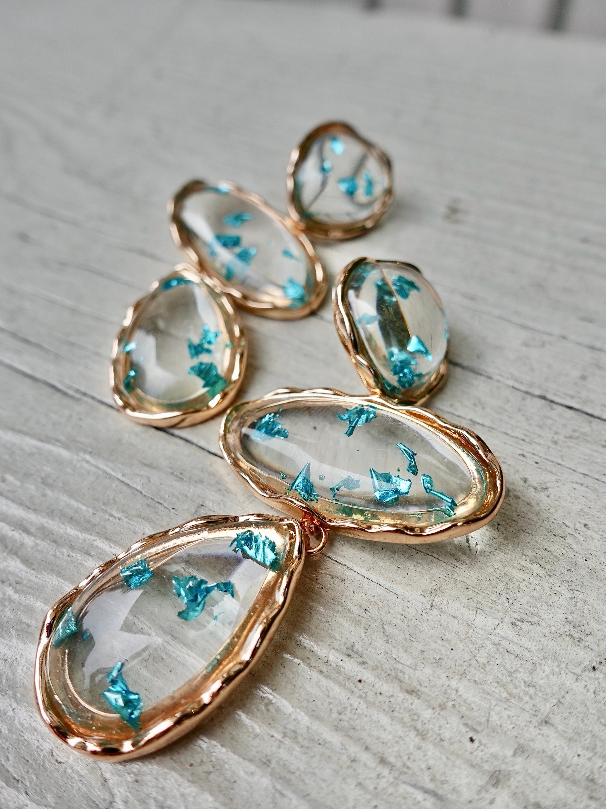 Gold Blue湖藍金色點點垂墜耳環