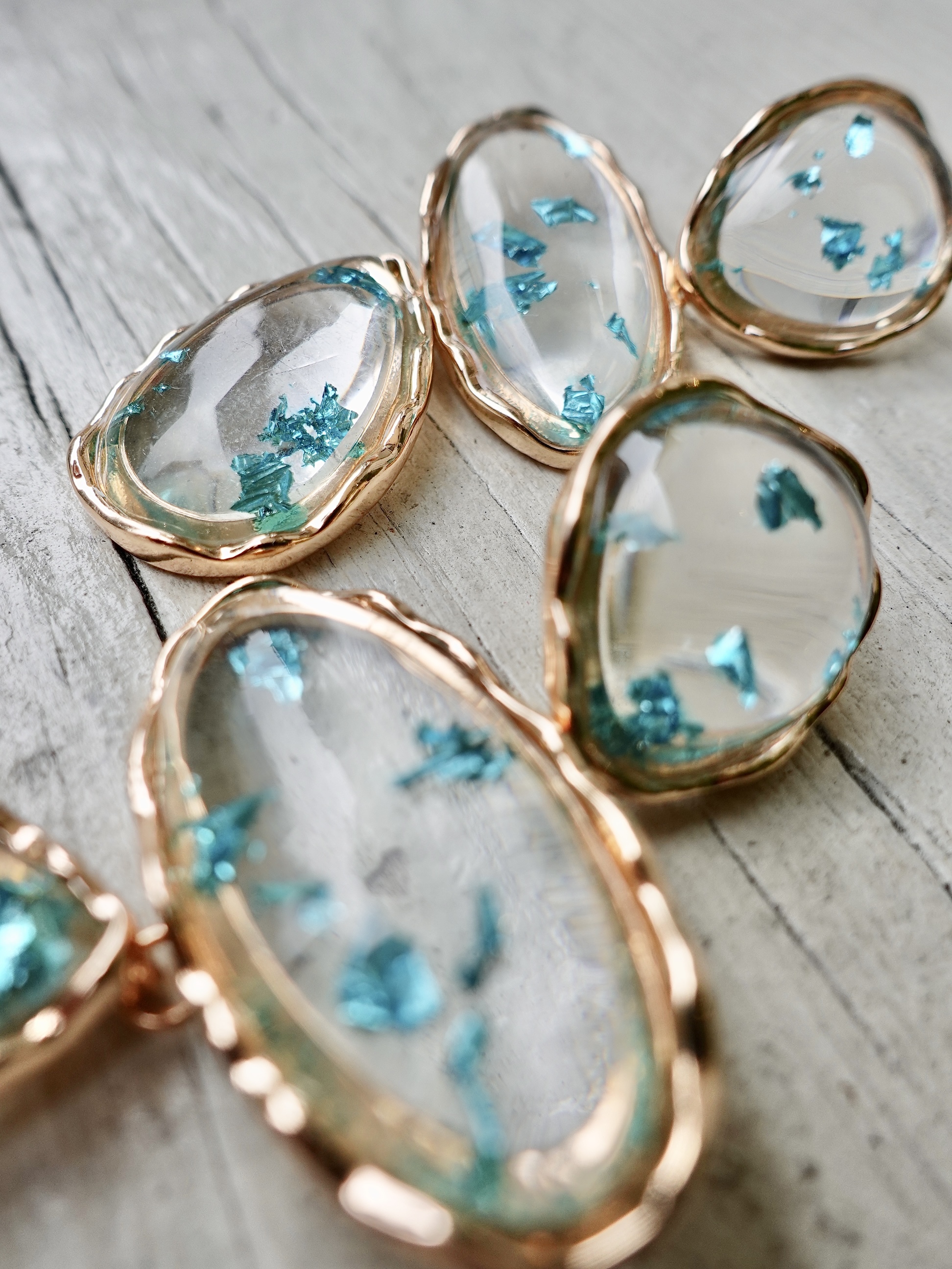 Gold Blue湖藍金色點點垂墜耳環