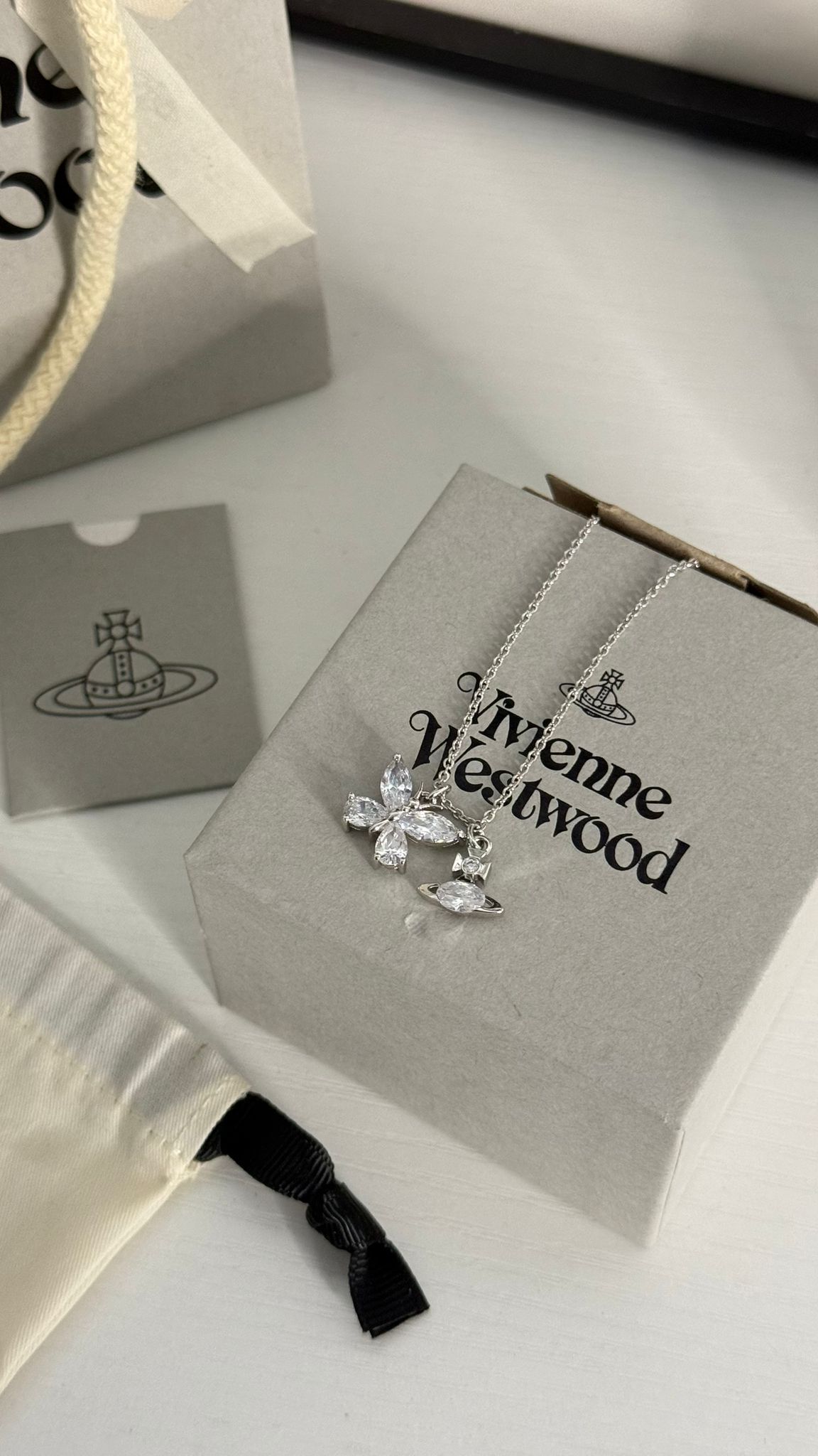 Vivienne Westwood - Elianne Pendant /white/