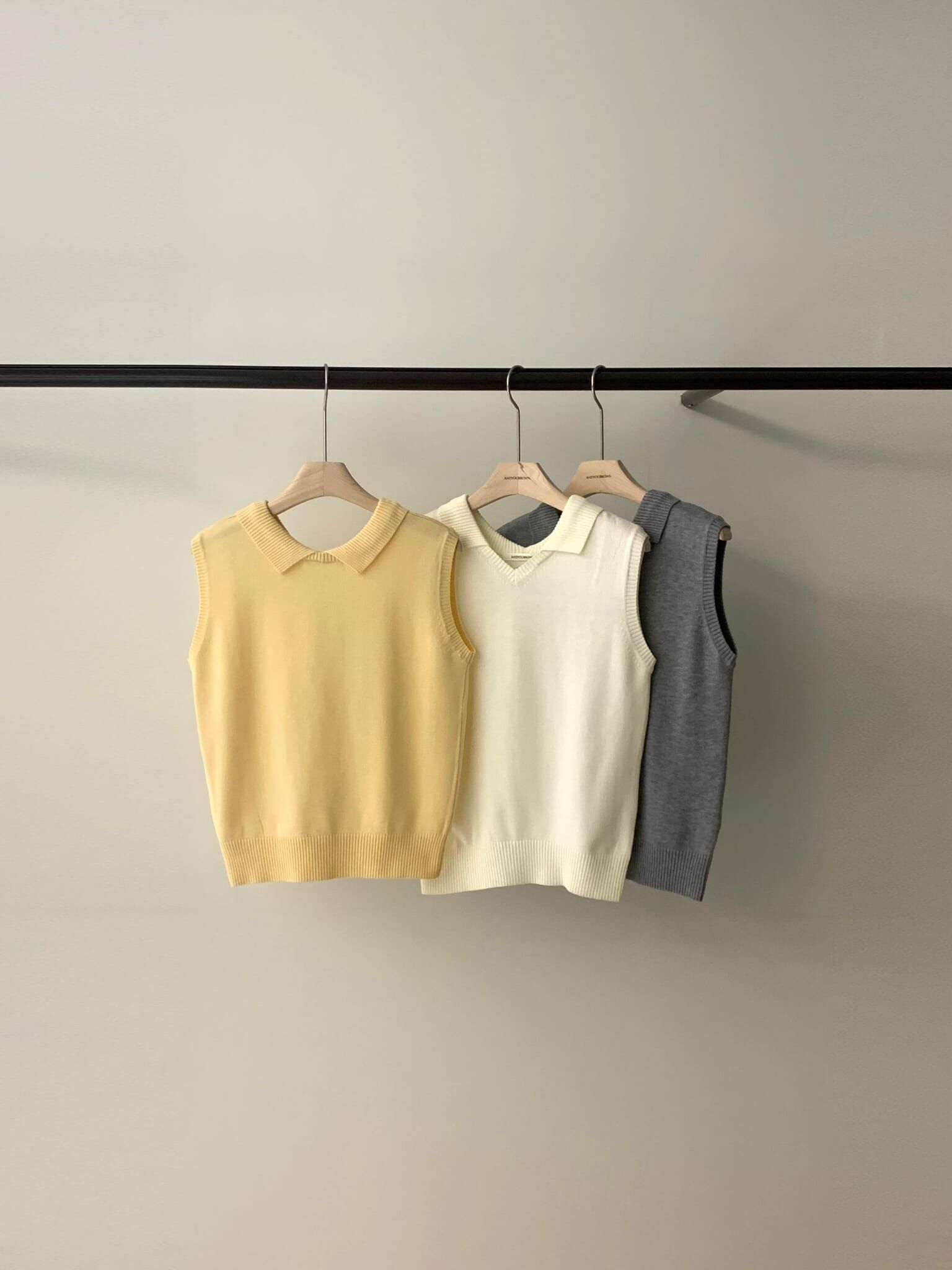 AY6028 校園反領針織背心