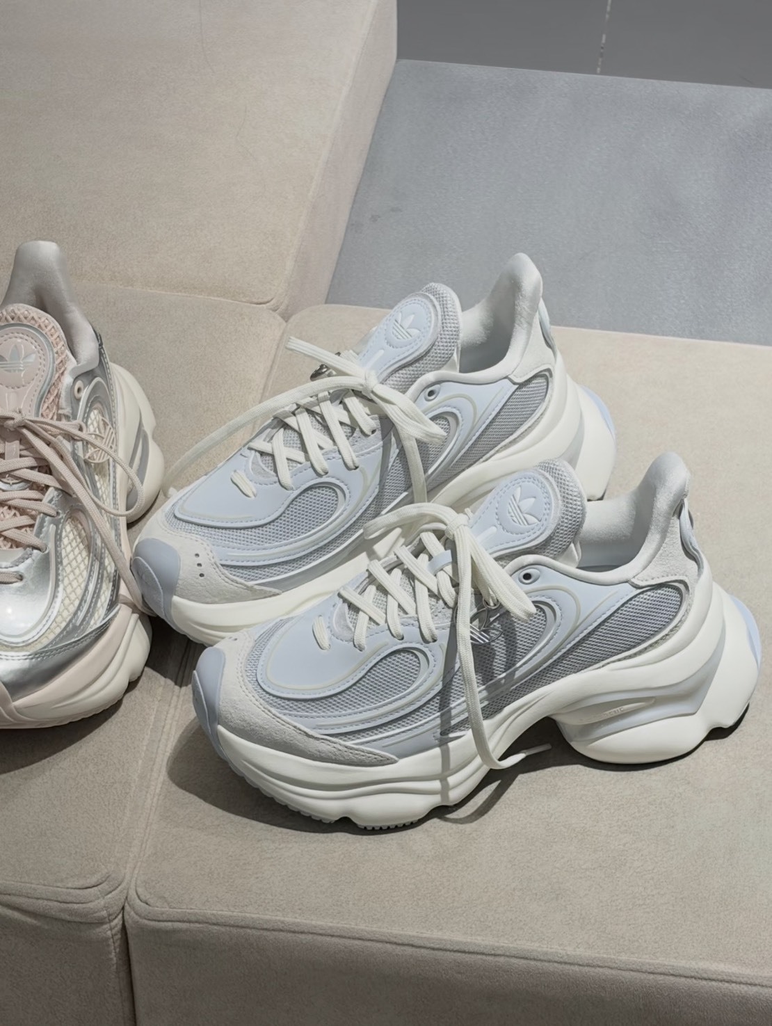 Adidas Originals Ozvenuz 增高 復古 厚底 老爹鞋 粉銀/藍白 KK4674/KJ3975