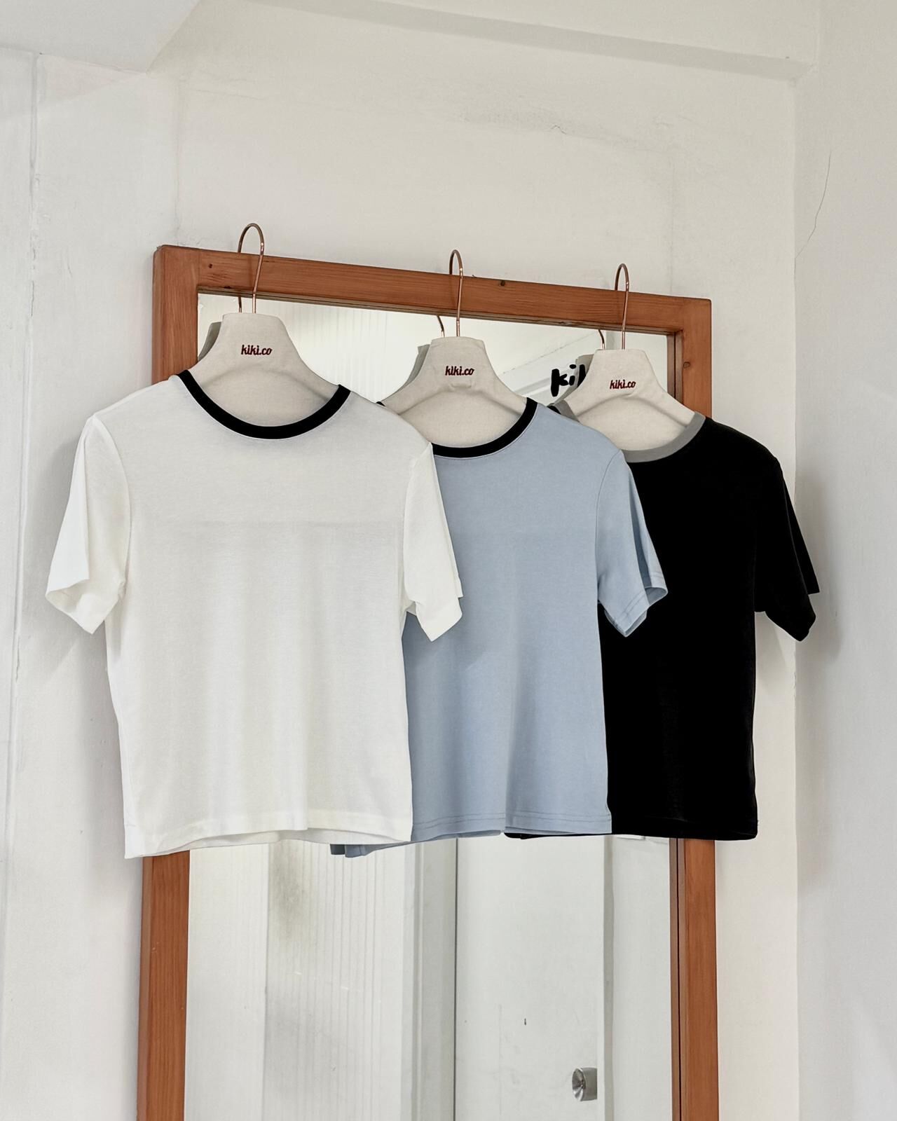 天絲拼色領口淨色fit-size Tee