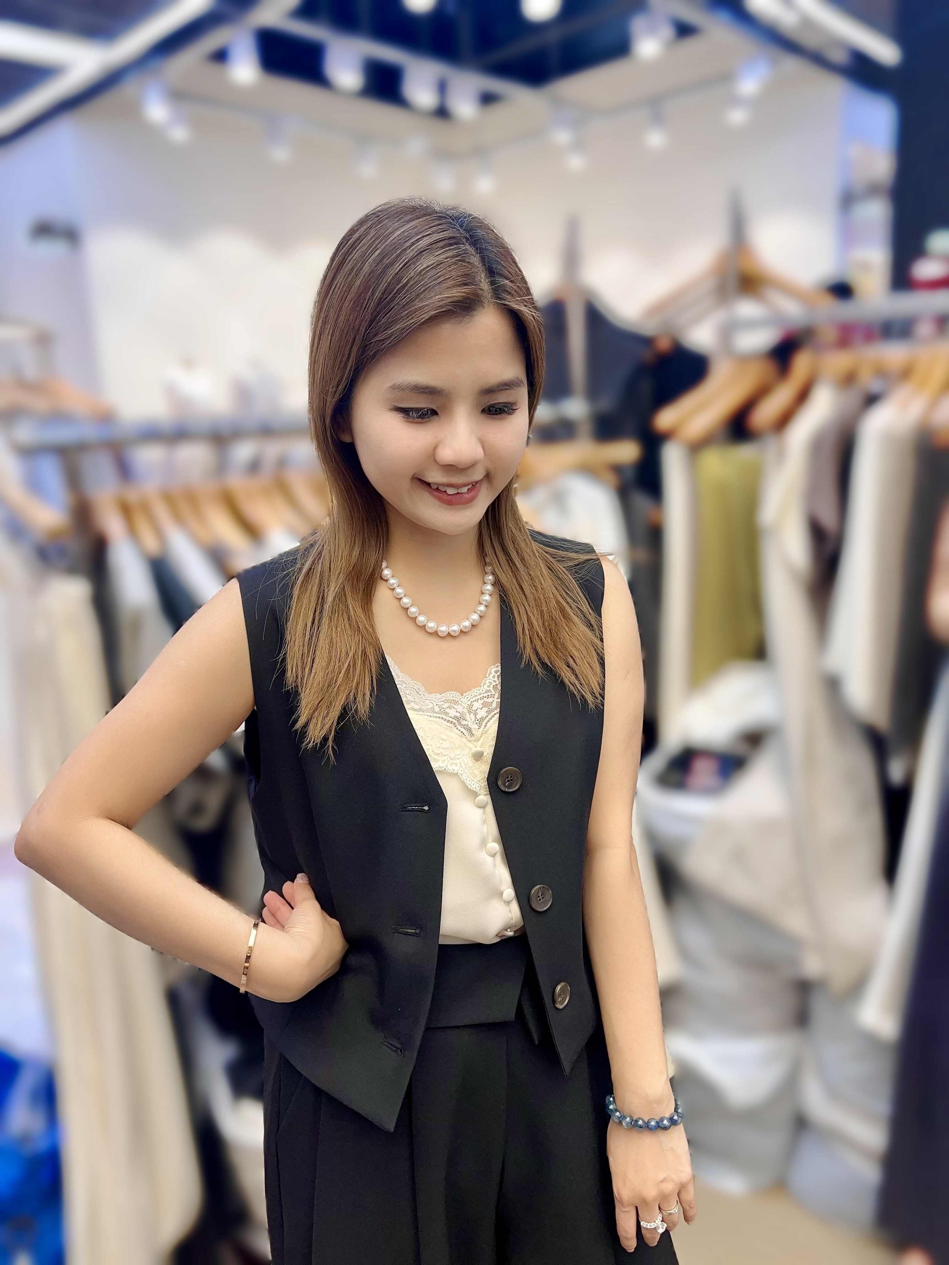 SS10  馬甲 胸 37 長18 $519 (一口價)