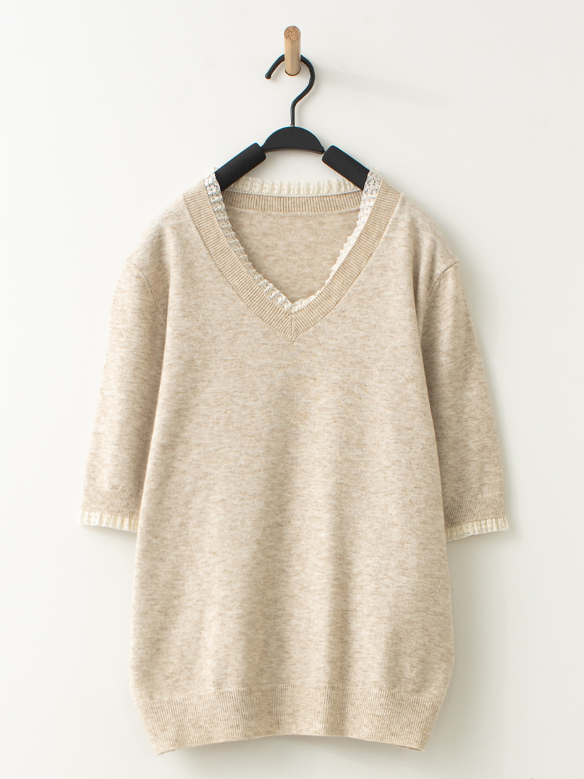 蕾絲V領棉柔五分袖針織上衣