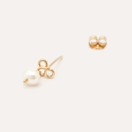 1YA0326-164 [YAY PARIS] Petal Stud Earrings Cultured Pearls Laminated Gold #7tomp101 (EU)