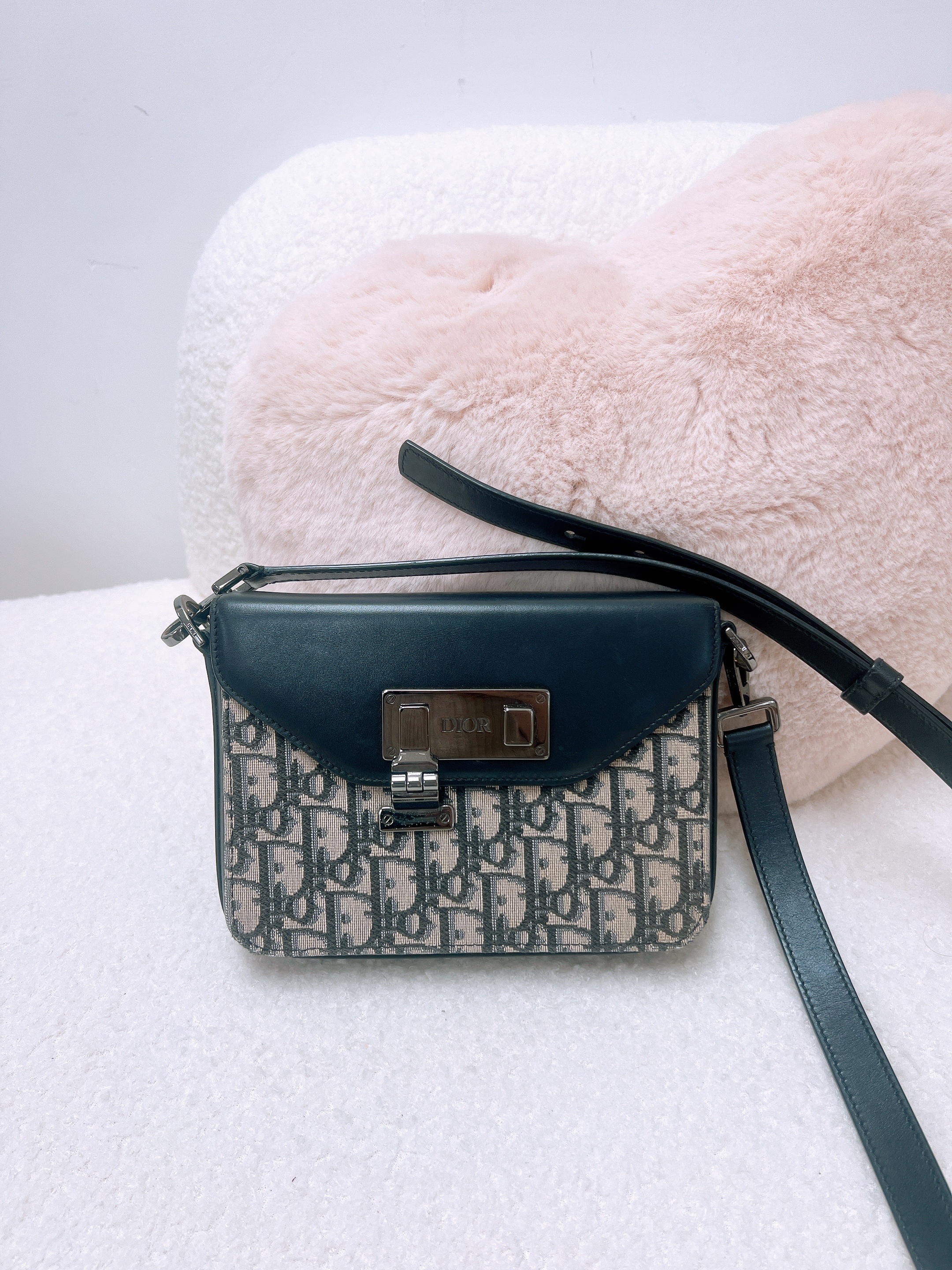 Dior lock flap messenger (blue oblique)