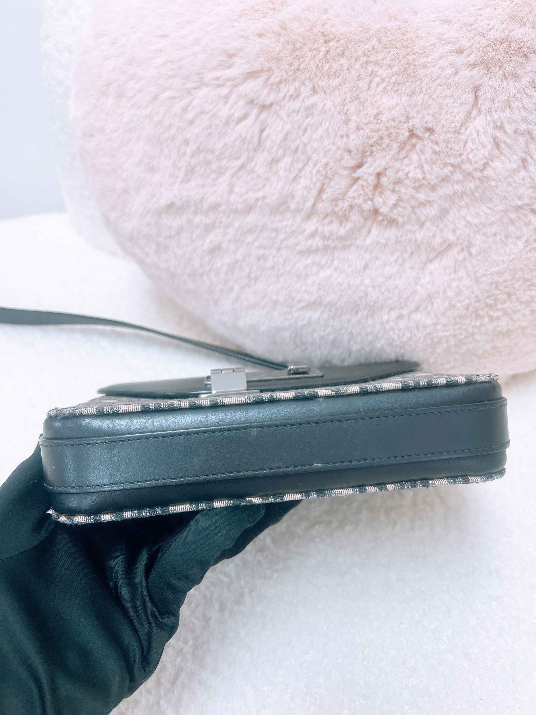 Dior lock flap messenger (blue oblique)