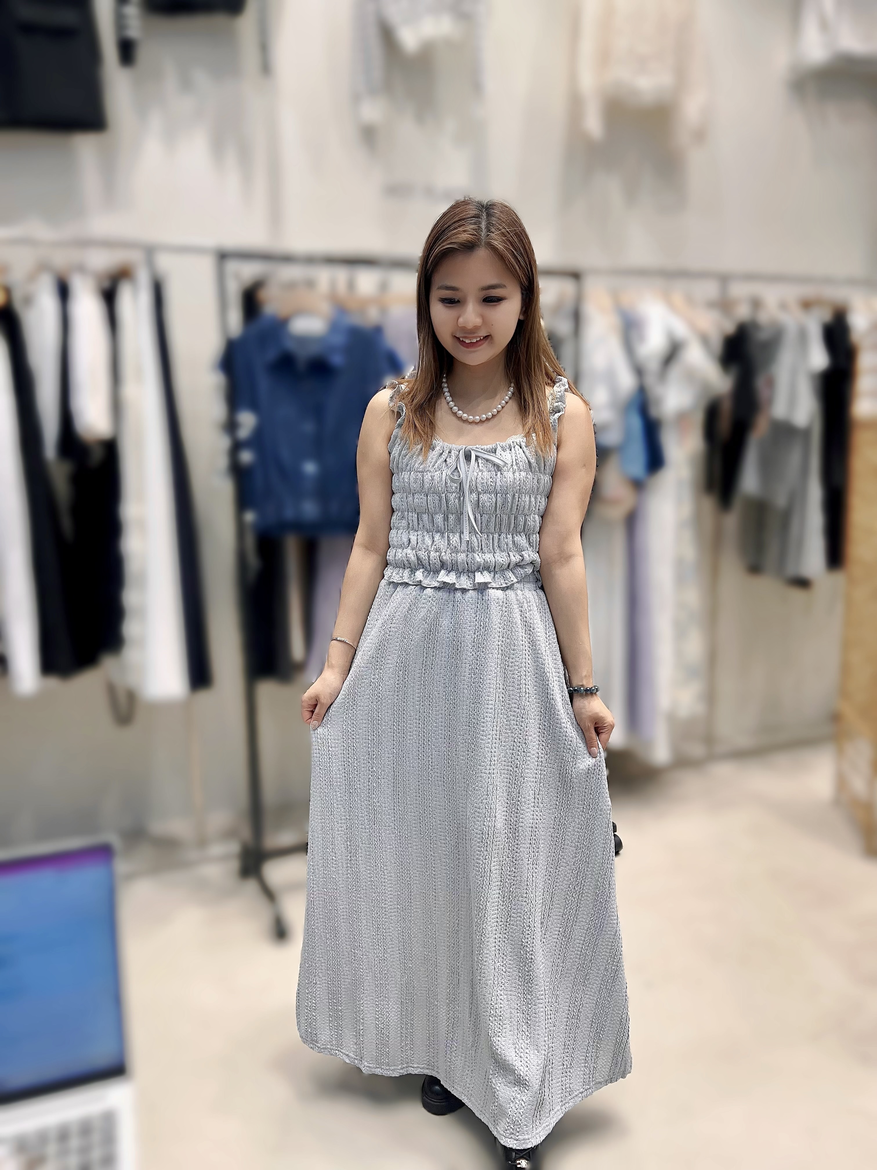 HP17 ( 1 SET) 背心:胸32-42長16 / 下身:腰23-42 HIP50 長37 $529 (一口價)