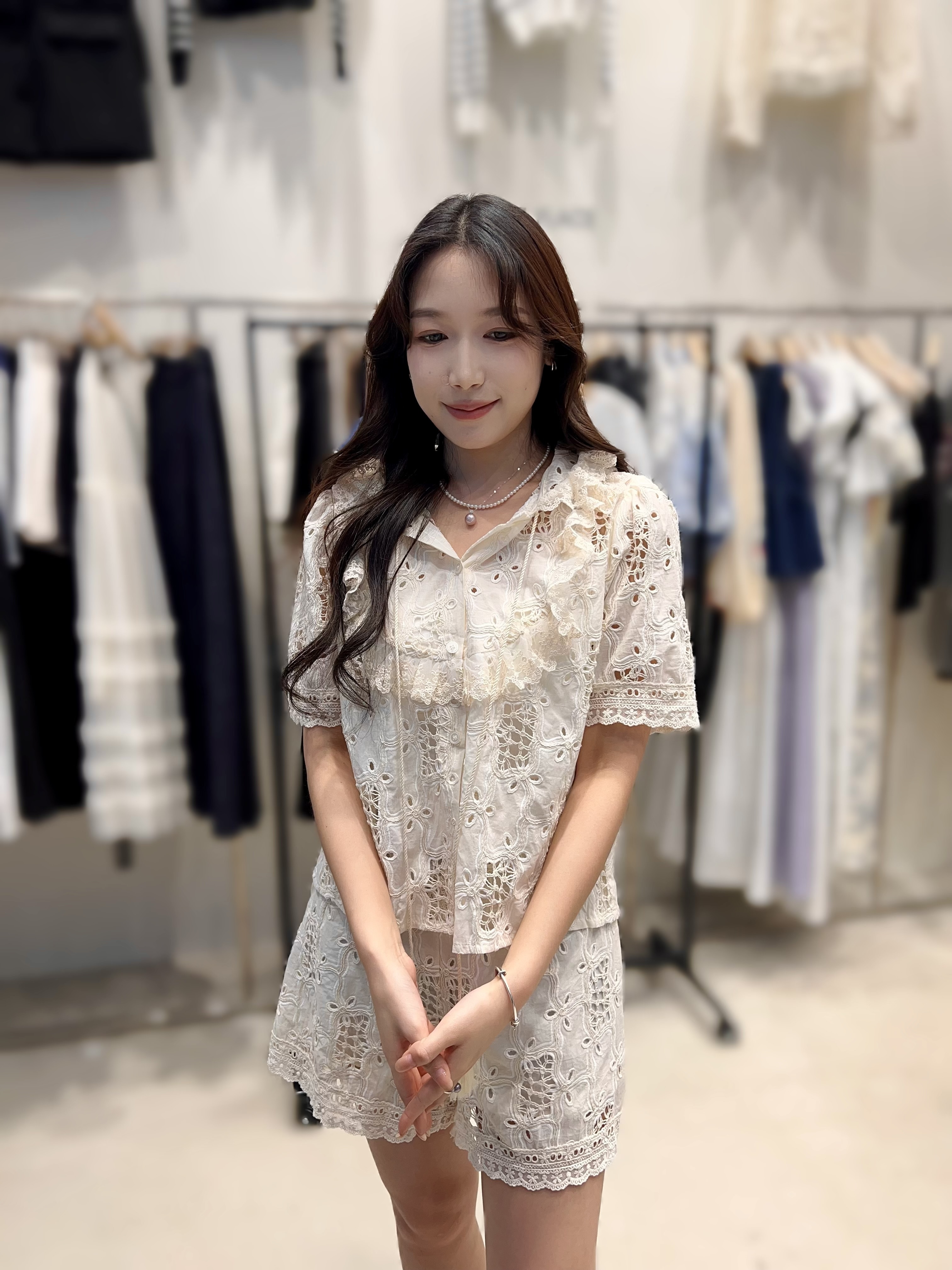 HP29 (1 SET) 上衣:胸43長20.5 / 下身:  褲 27-38 HIP42 長16 $699 (一口價)