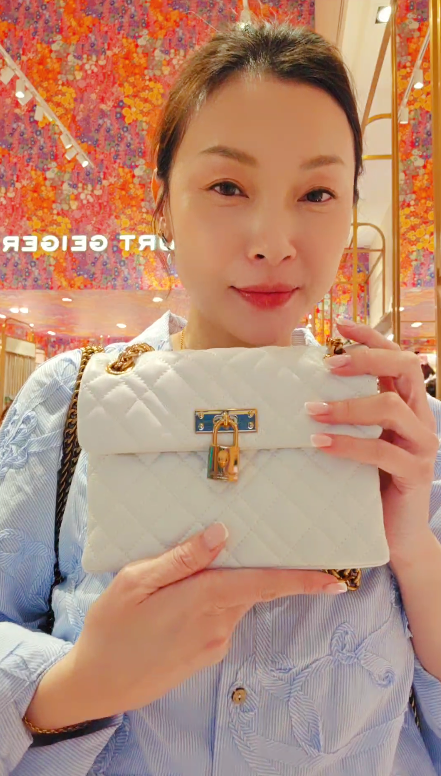 英國代購 (獨立訂單)-Kurt Geiger London Mini Brixton Lock Bag （羊皮）