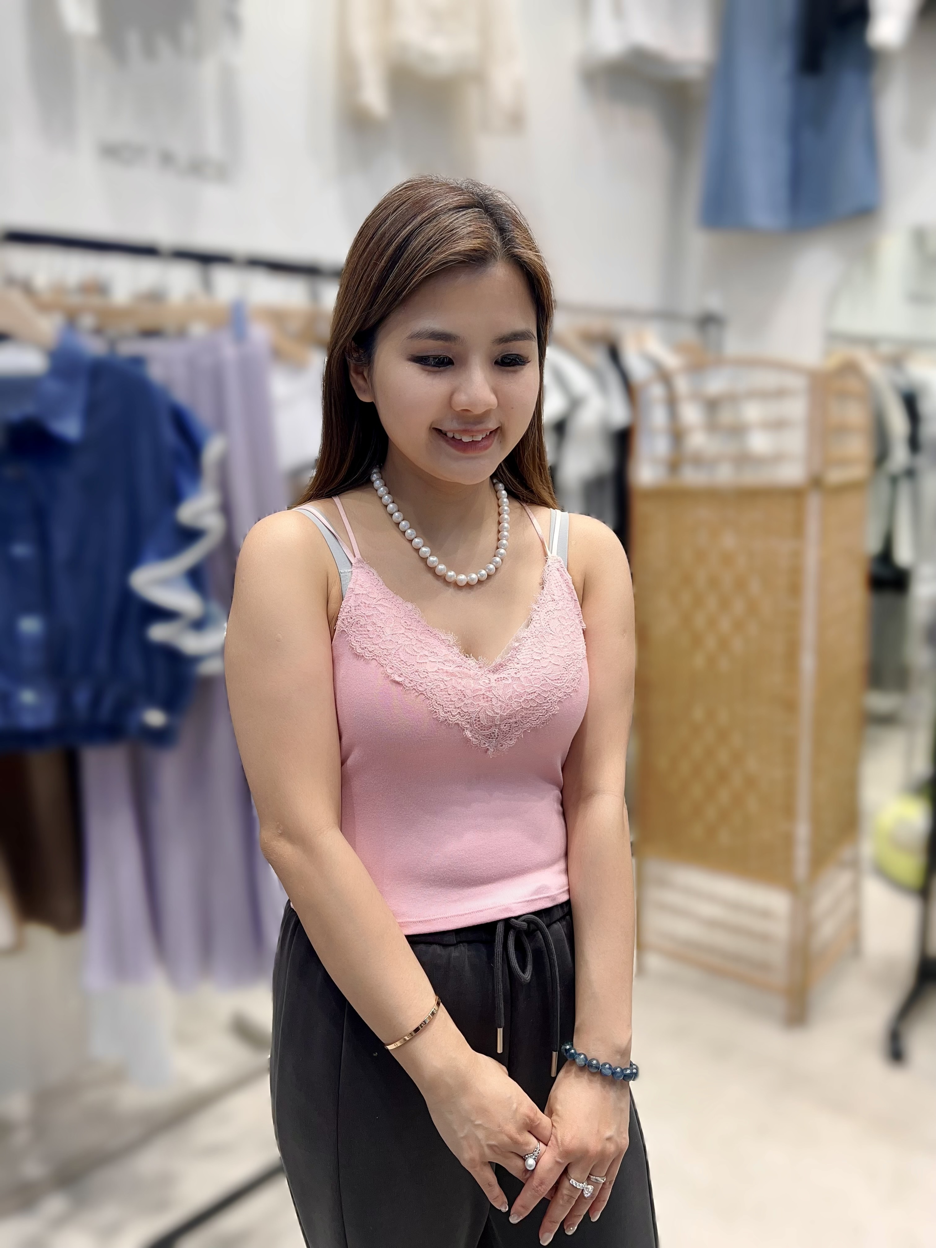 HP28  lace背心打底王  胸32-42 長16 $329    (一口價) 手捧杯 有pad