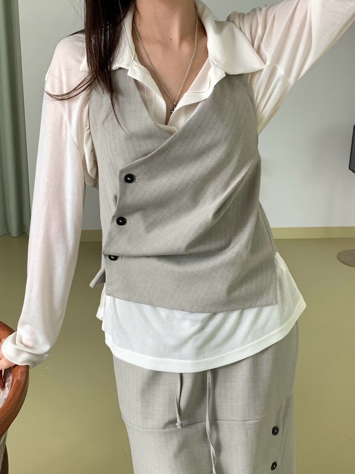 F16-繞脖西裝背心(淺褐/深棕)