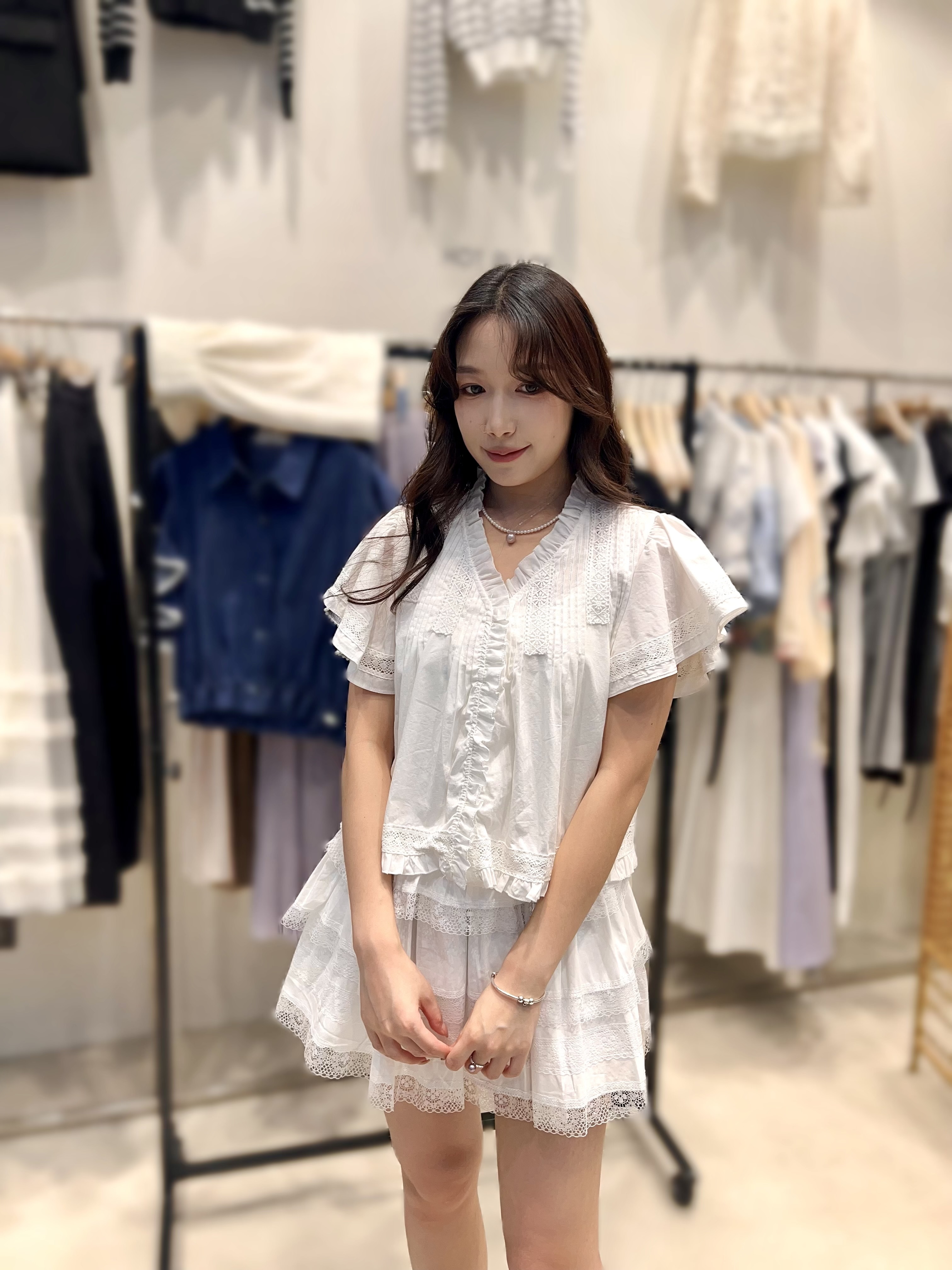 HP16 (1 SET) 上衣:胸40 長19.5 / 下身:  裙褲 腰26-40 HIP40 長15 $599 (一口價)