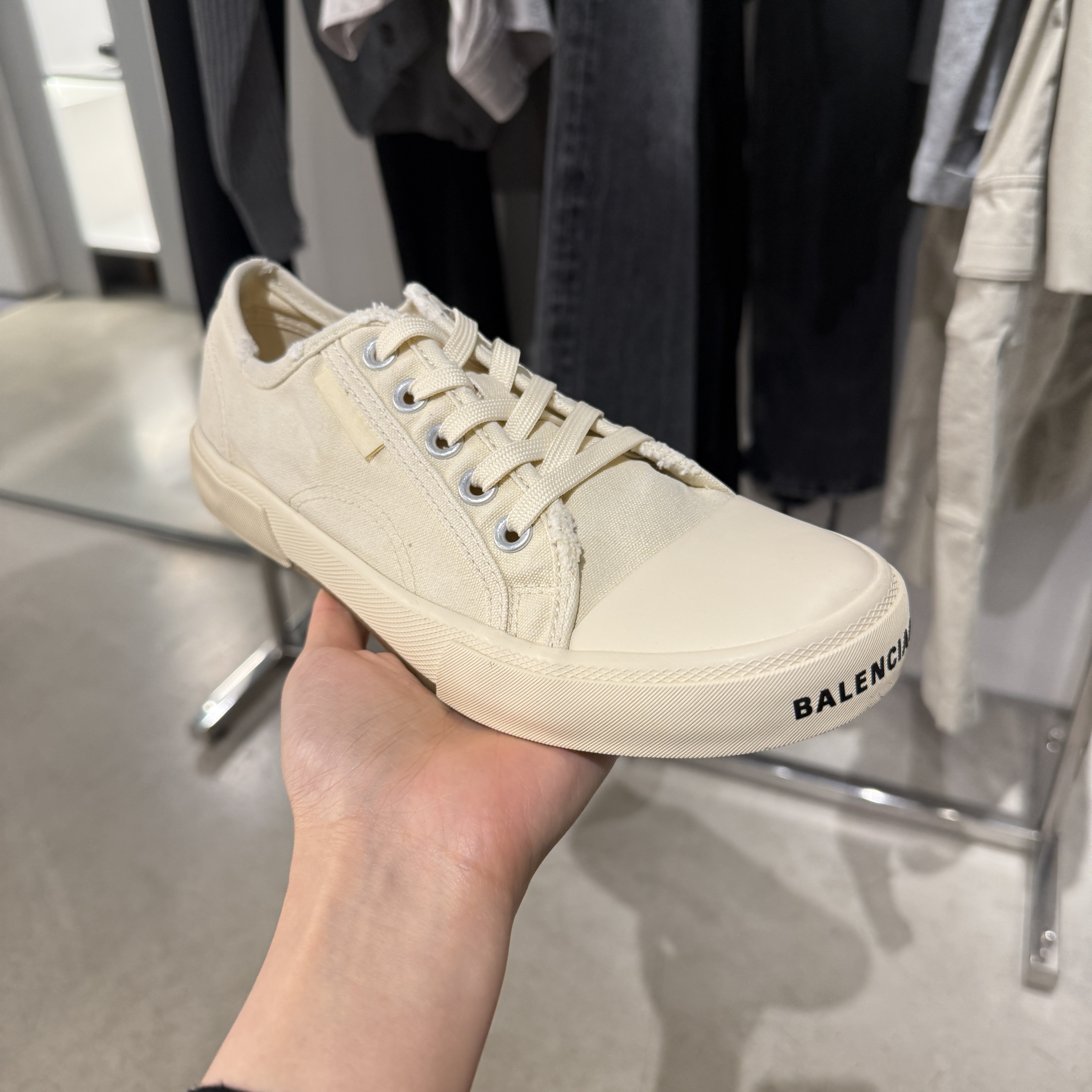 Balenciaga mens paris sneakers white