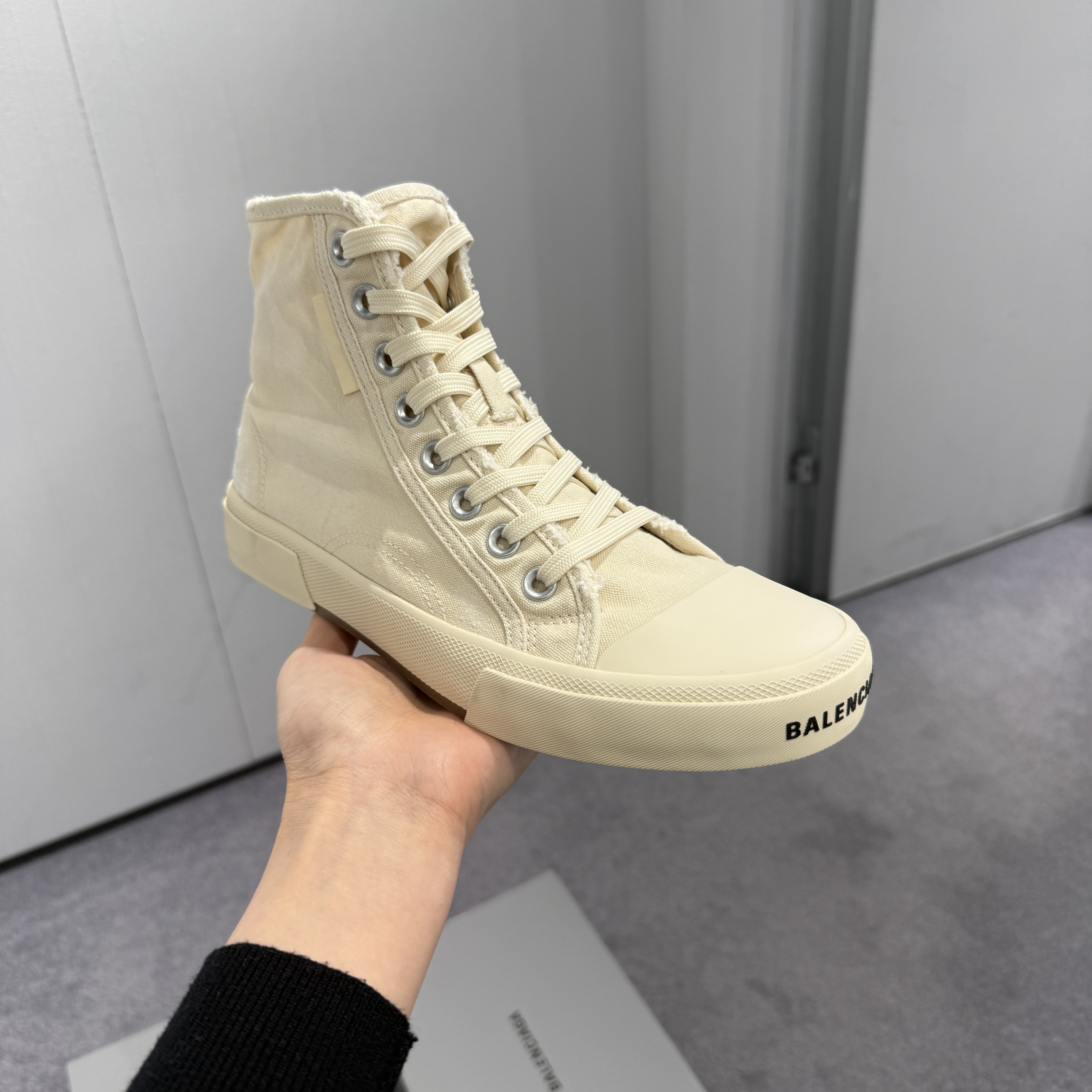 Balenciaga ladies paris sneakers