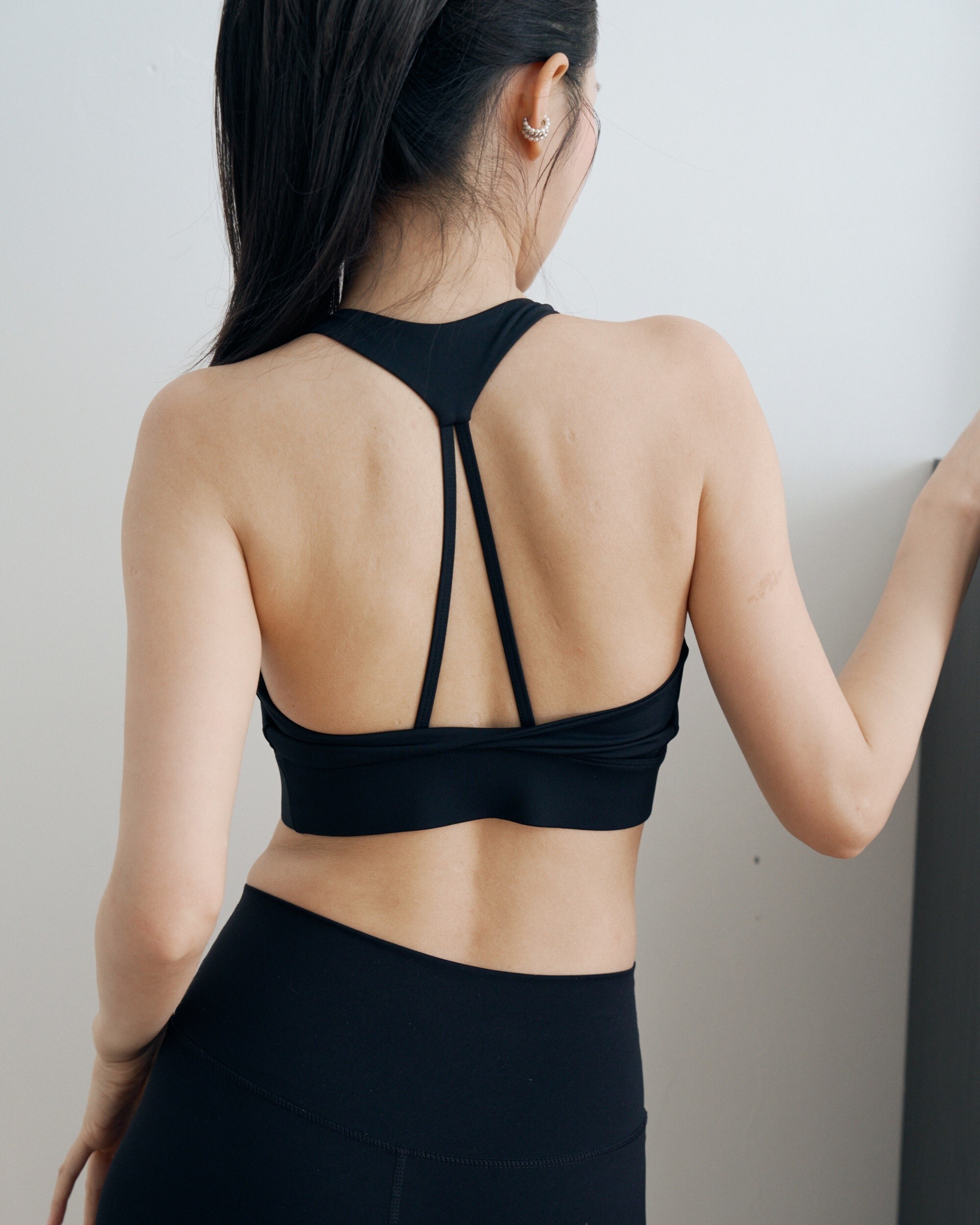 Twist美背扭結線型背心-黑