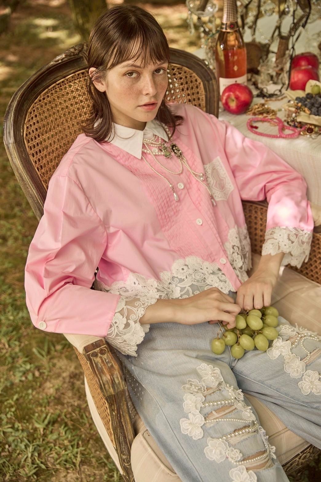 BF10025A1 靜謐花語刺繡蕾絲拼接短版襯衫 (2色)