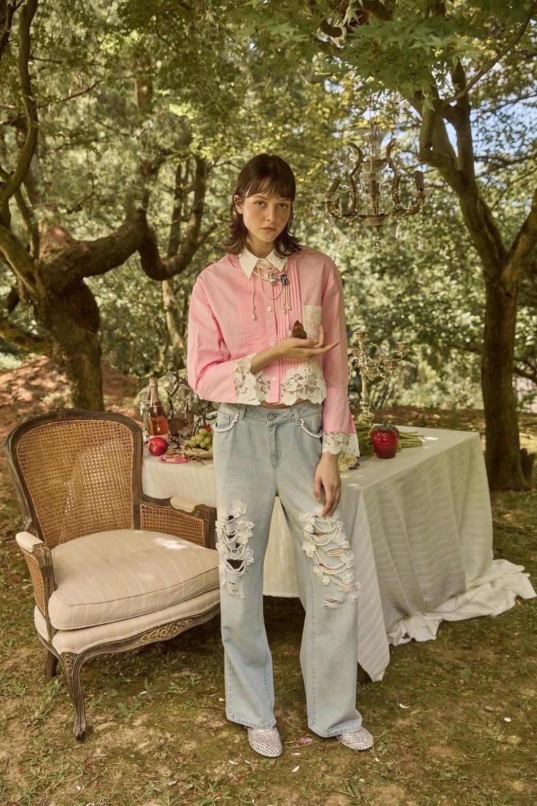 BF10306B1 甜酷花藤刺繡花鏈結構高腰寬版牛仔褲