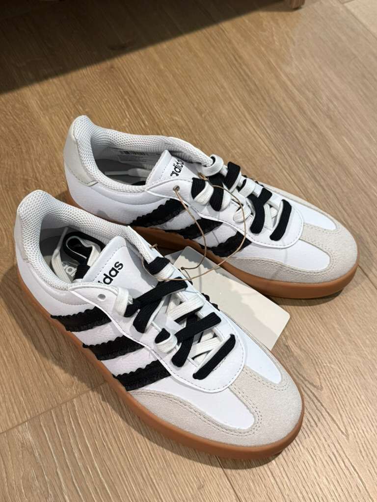 [USW] ADIDAS WOMEN'S BARREDA RETRO SNEAKERS, UZZ1275 (UZZ1275)