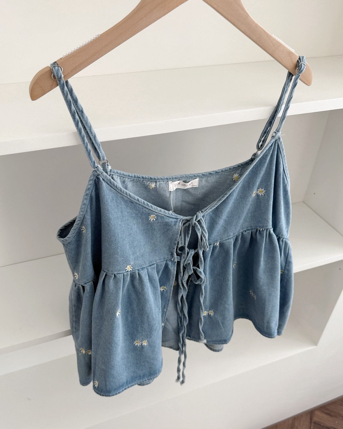 法朵Fado shop｜雛菊刺繡牛仔背心 1505001 兩色