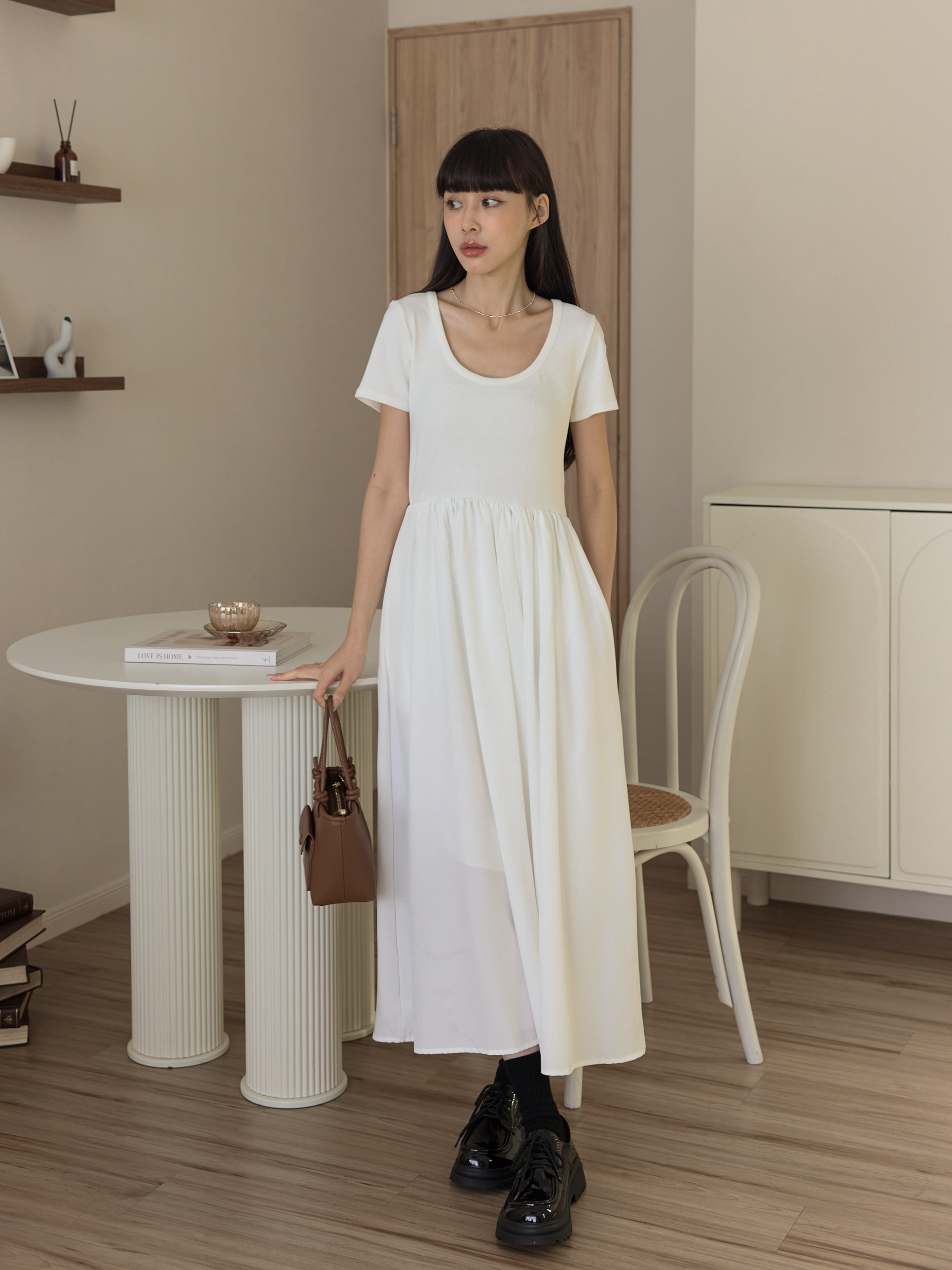 大圓領拼接連身長洋