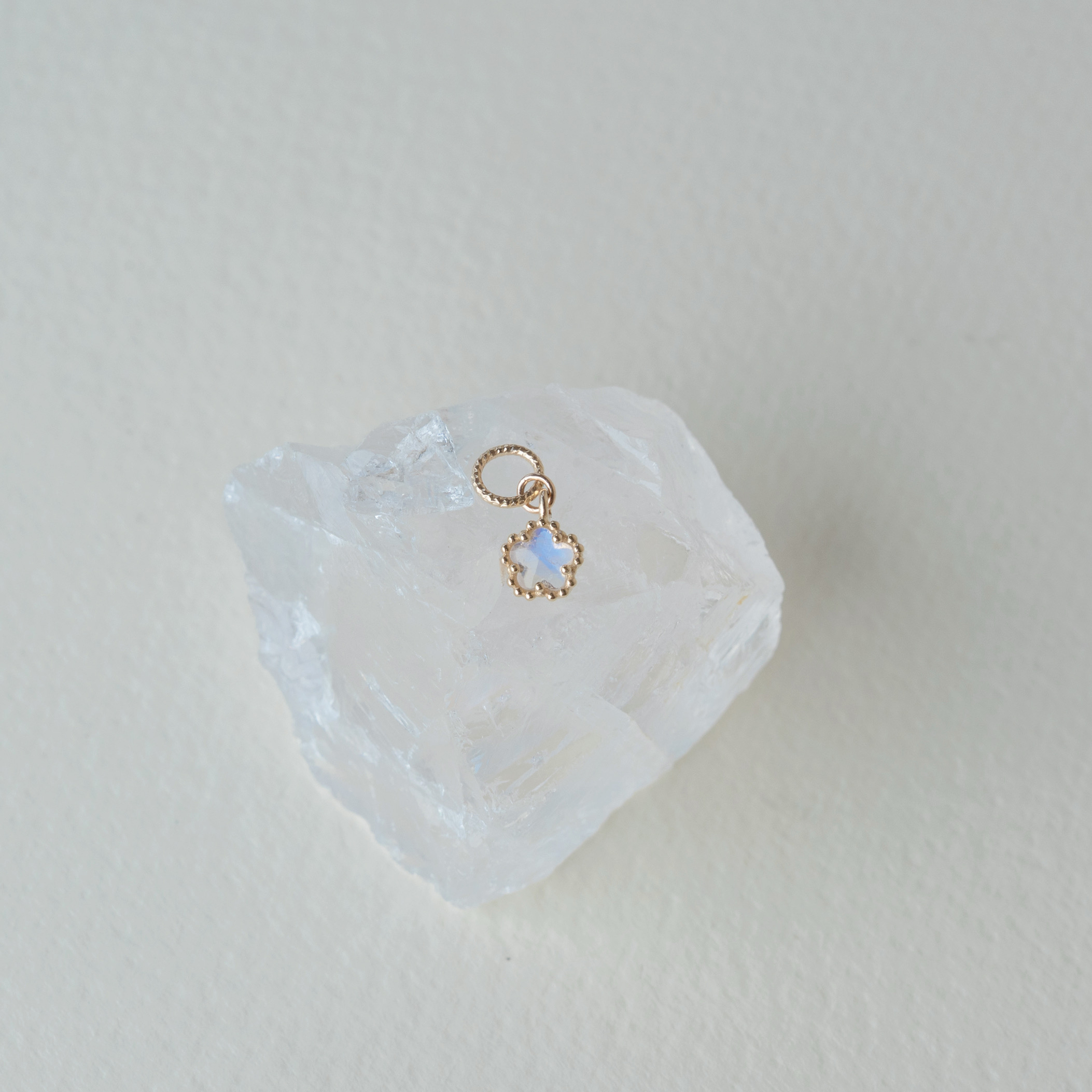 14k滾珠邊小花月光石鍊墜