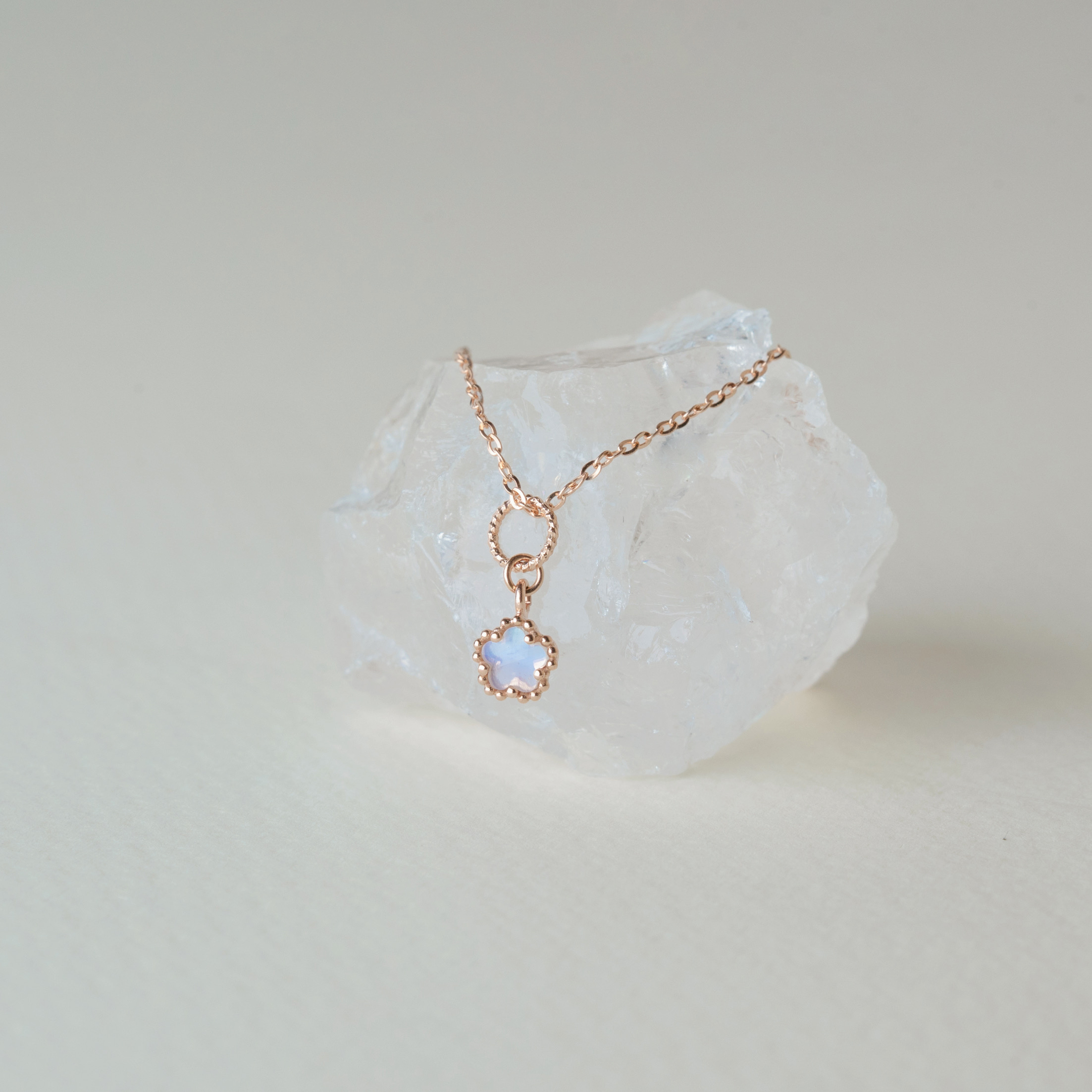 14k滾珠邊小花月光石鍊墜