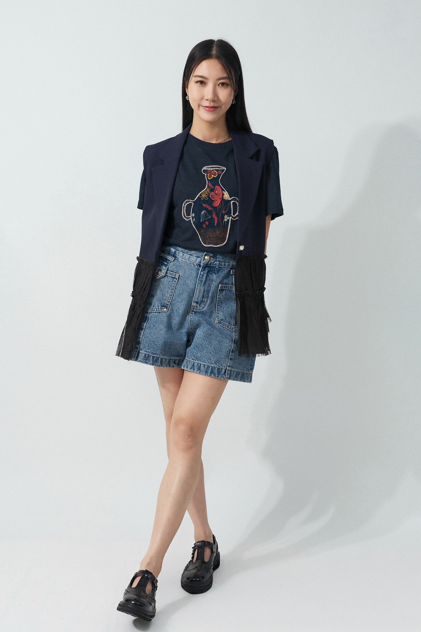 SS26_0028（外套＋Tee＋短褲）