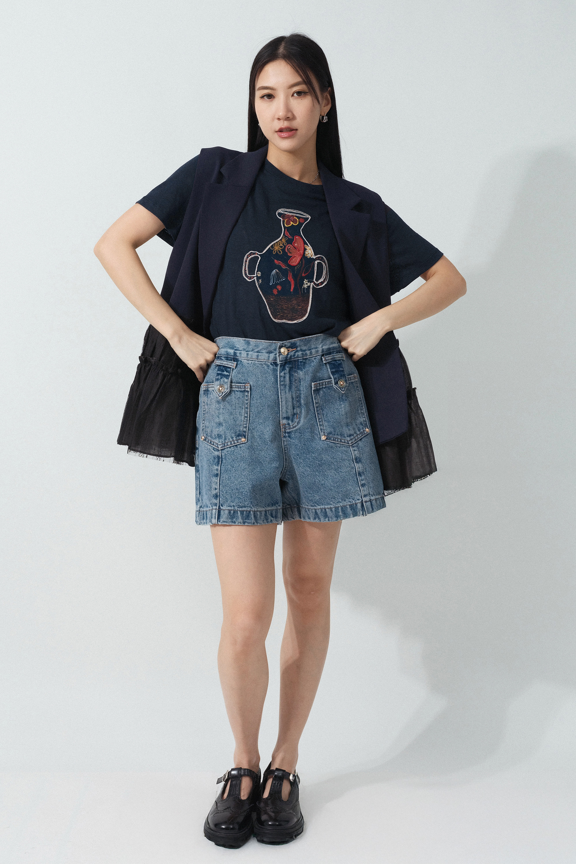 SS26_0028（外套＋Tee＋短褲）