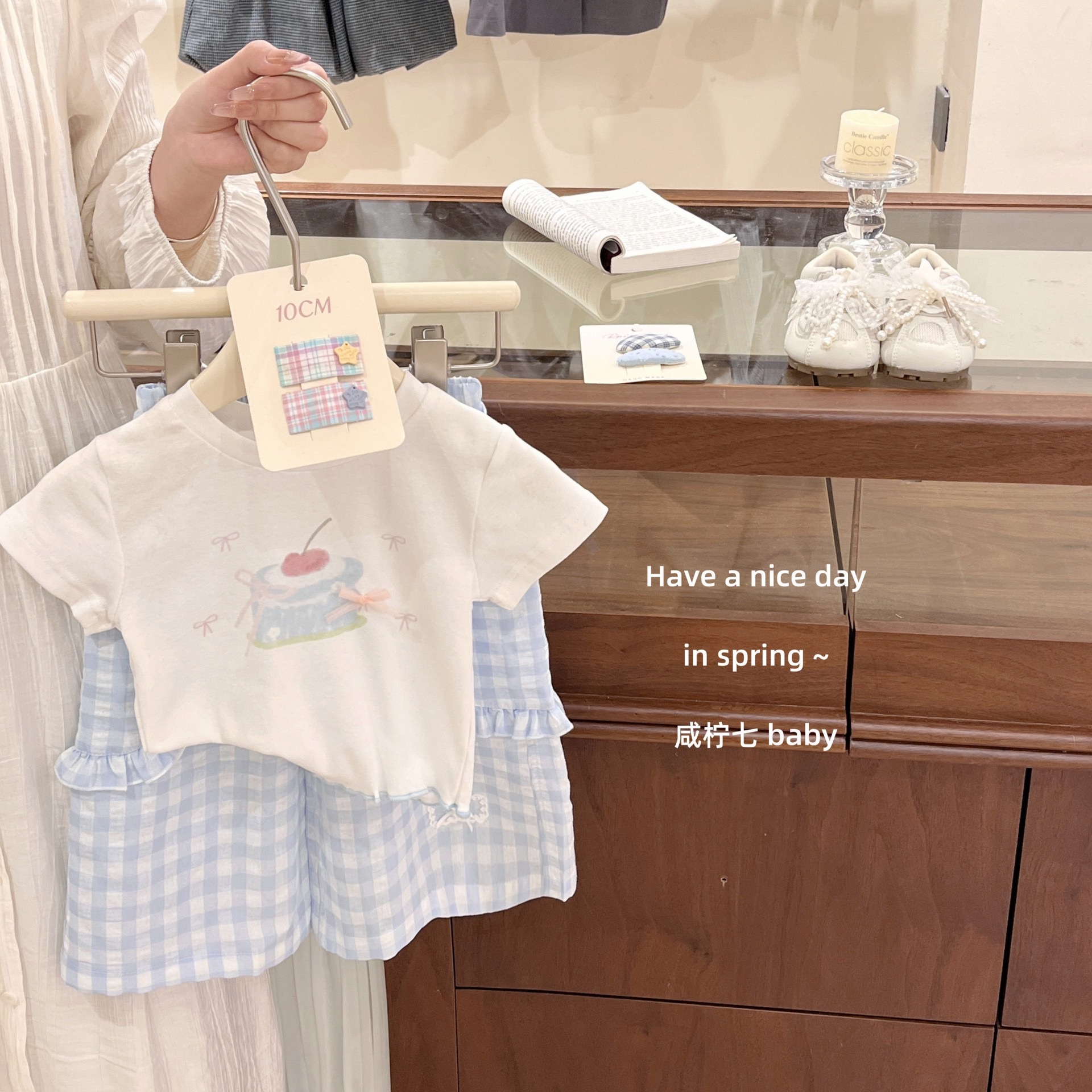 奶藍蛋糕上衣格子褲套裝