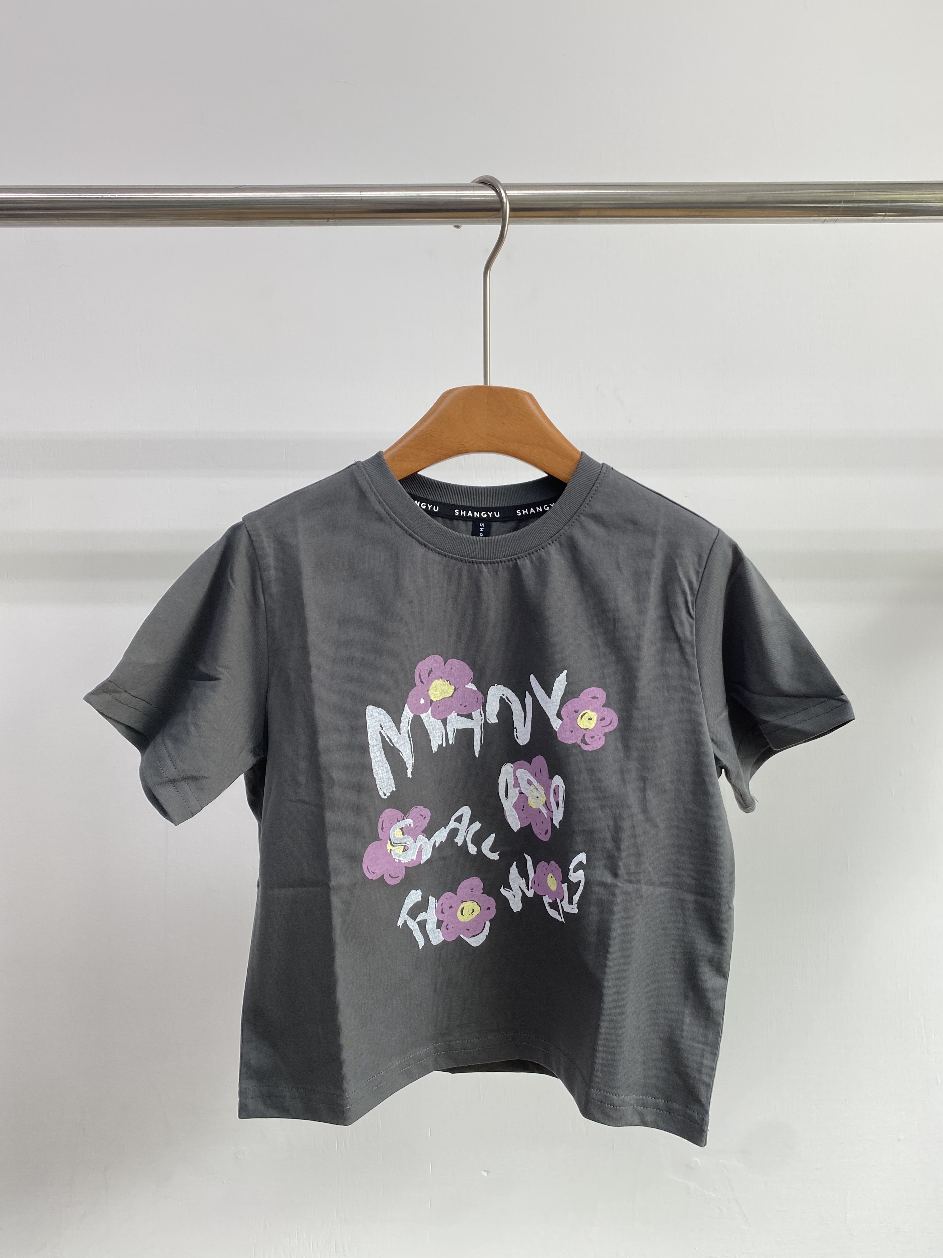 A04593設計師品牌紫色小花上衣