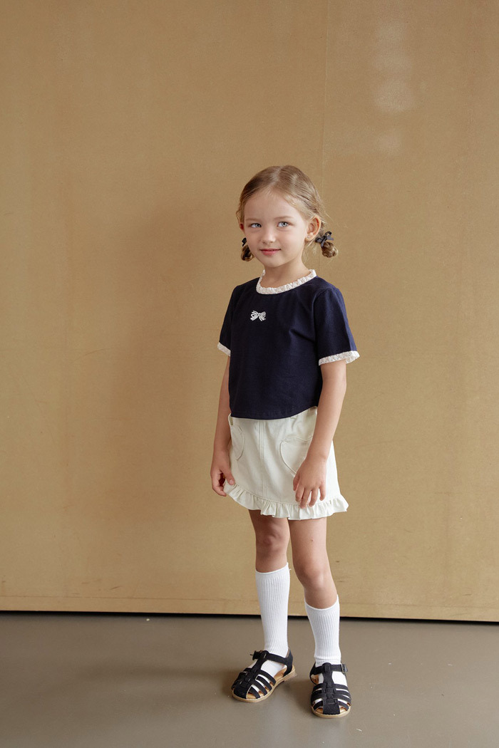 正韓夏momoann 兩色刺繡蝴蝶結上衣