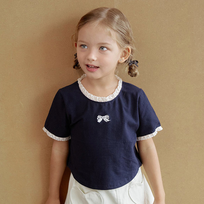 正韓夏momoann 兩色刺繡蝴蝶結上衣