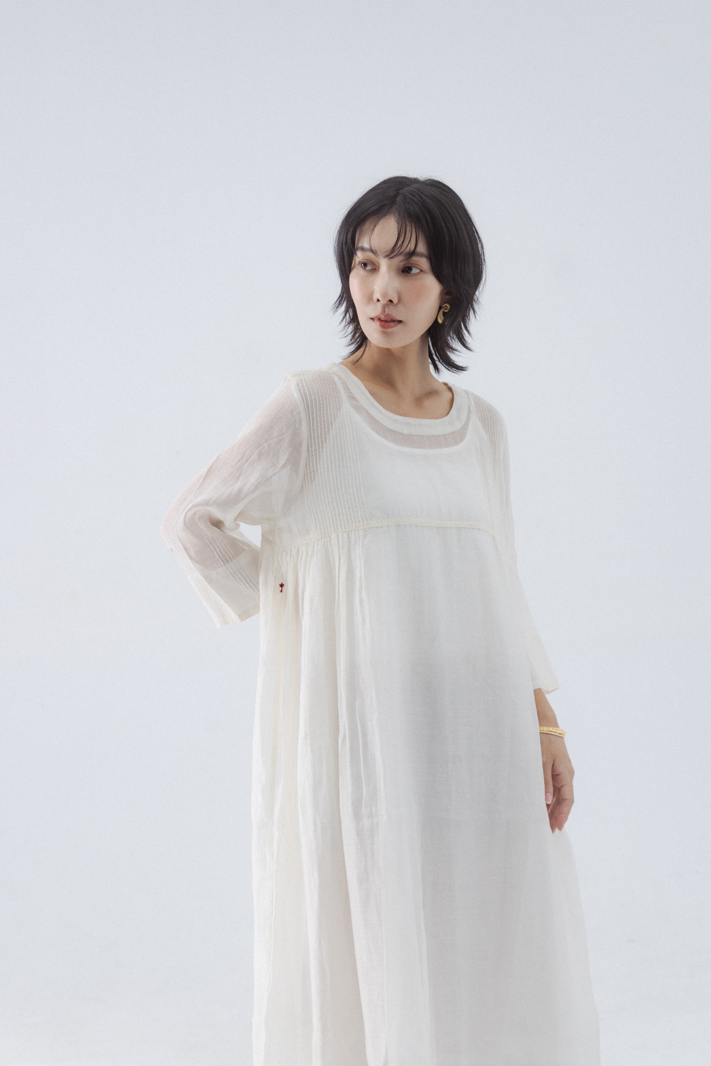 預購中【Lotus veda】圓領絲棉白洋裝