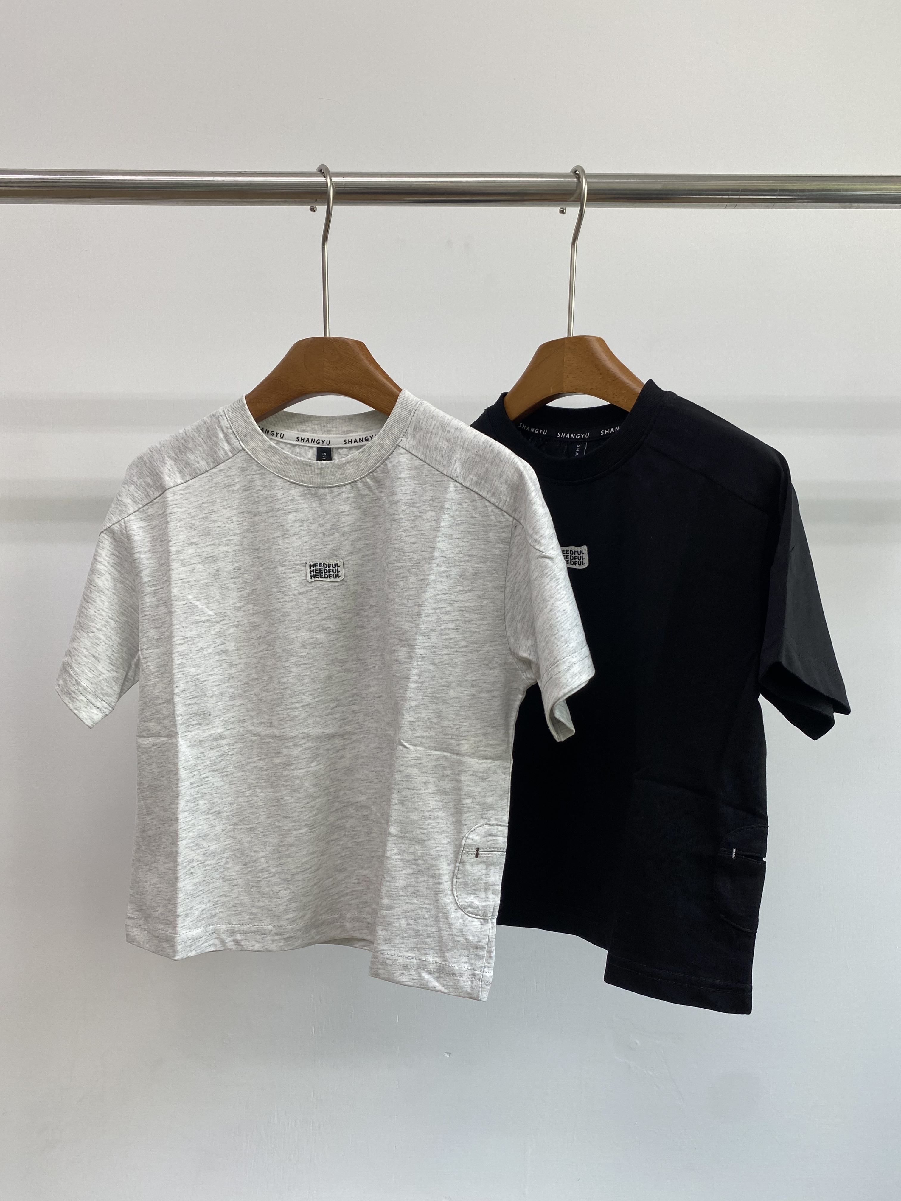 A04605設計師品牌英文標上衣