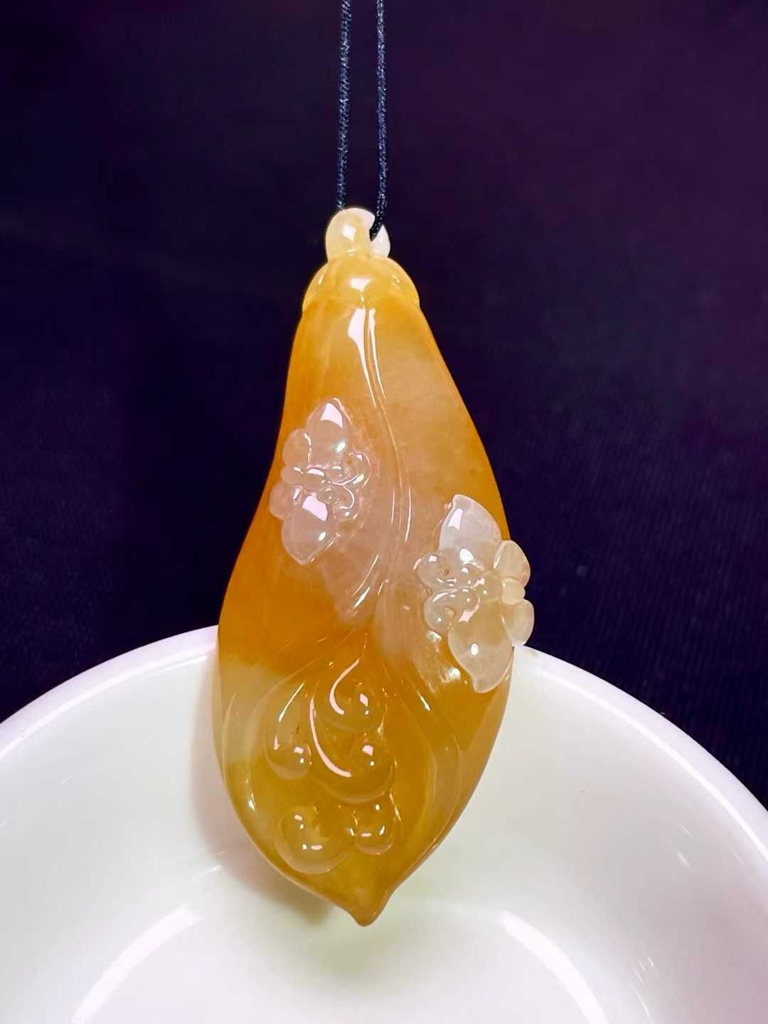 320410 翡翠玉蘭花吊墜