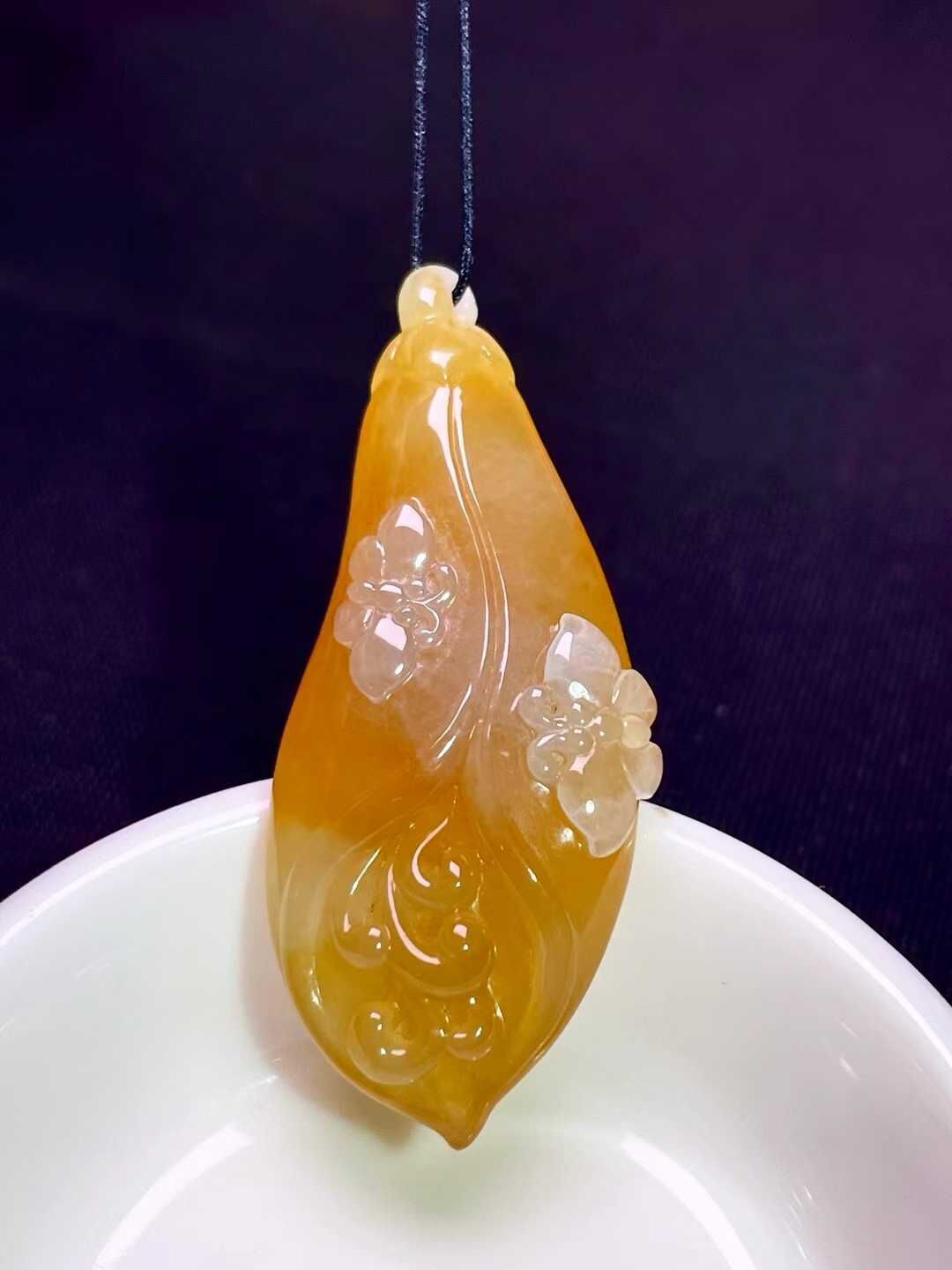 320410 翡翠玉蘭花吊墜