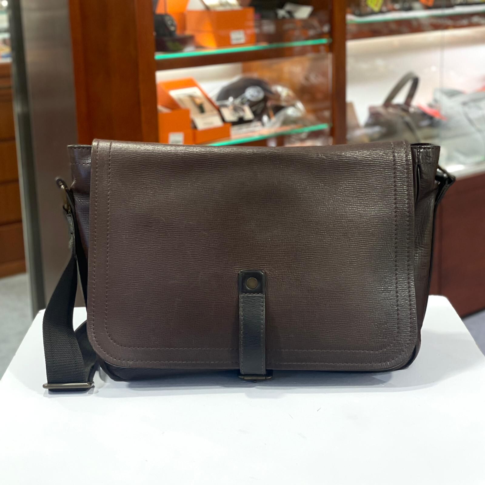 85%NEW二手LV斜揹包 UTAH VINTAGE BAG 棕色牛皮 #郵差包 #公文包 #香榭站正品