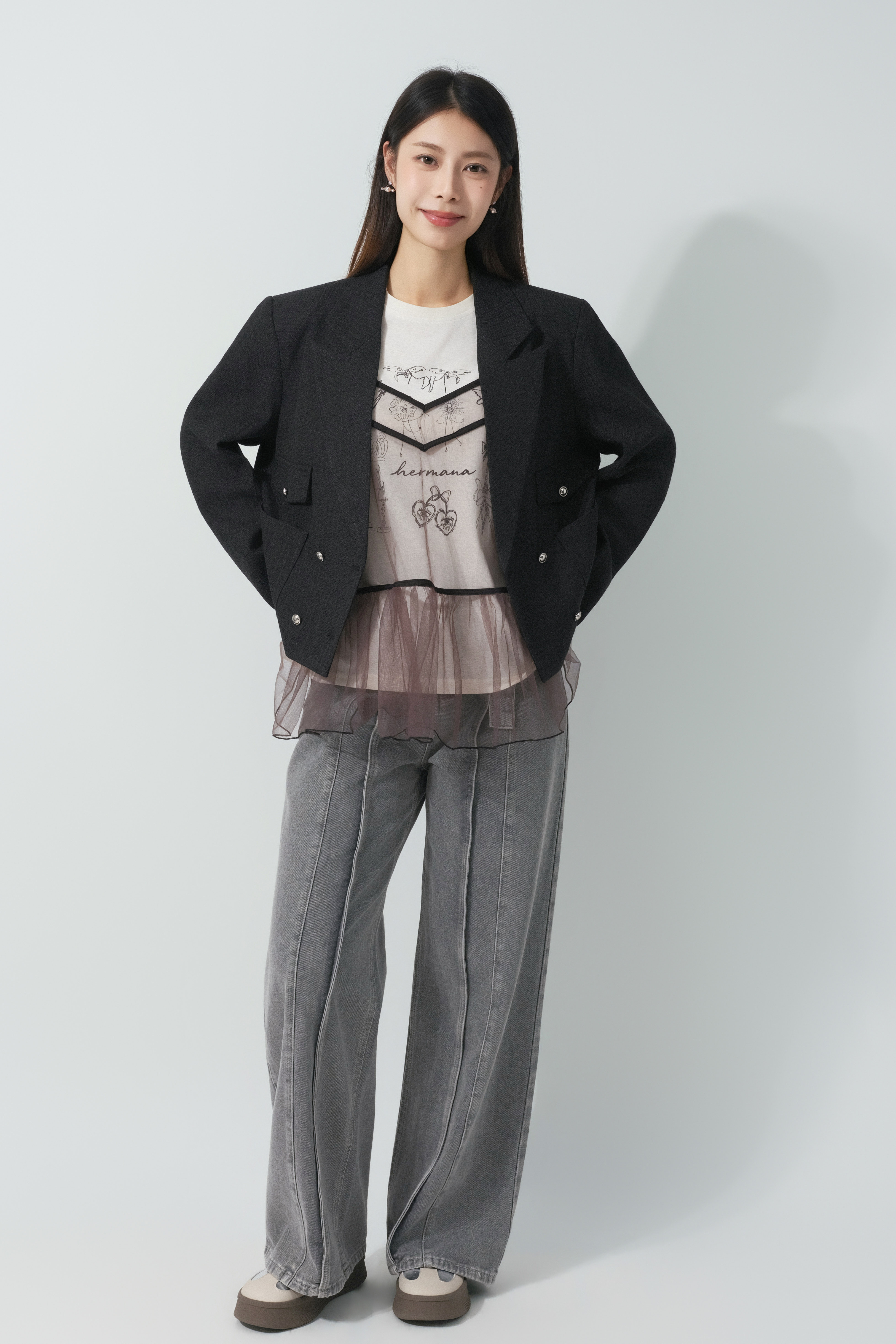 SS26_0032（西裝外套＋Tee＋吊帶＋牛仔褲）
