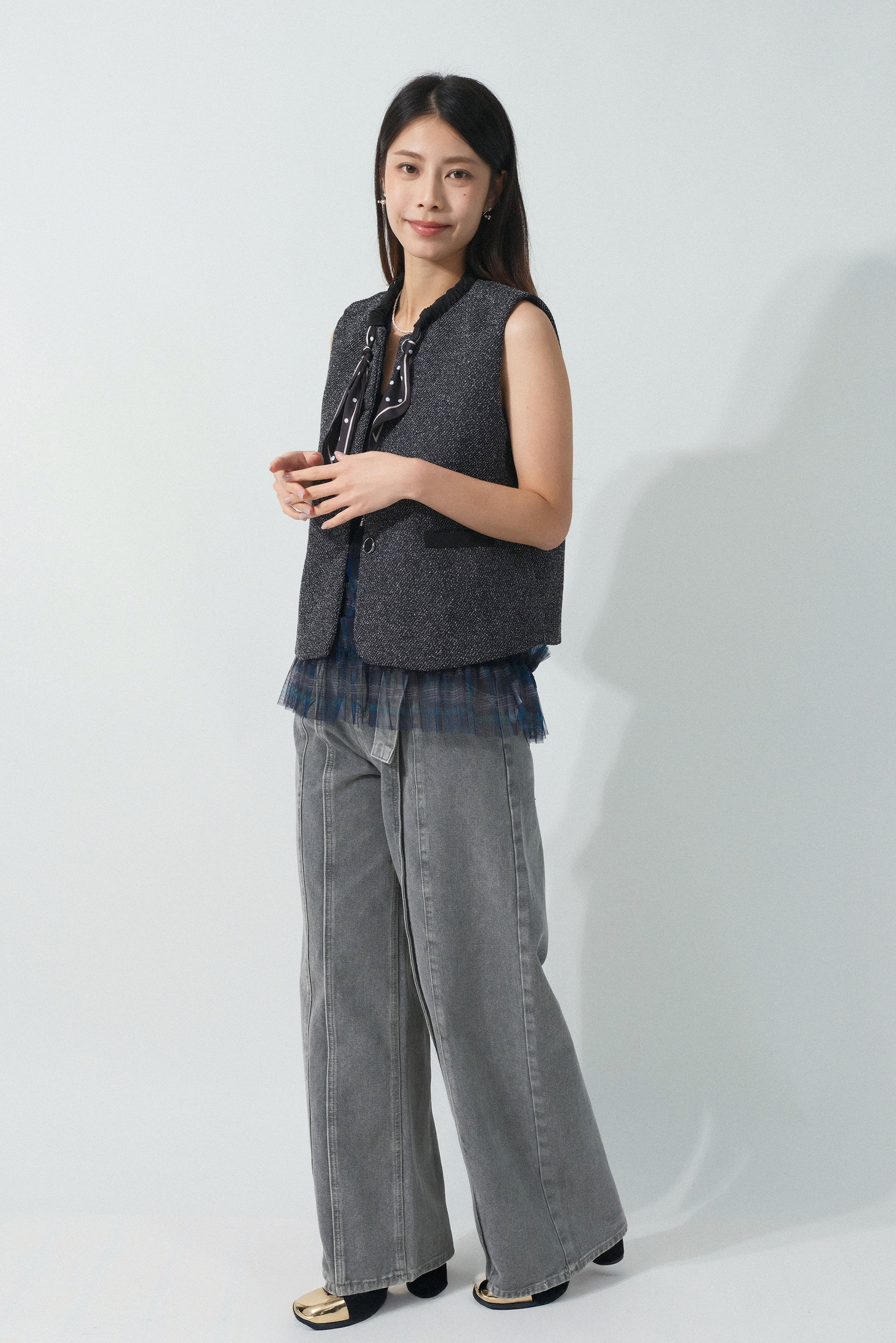 SS26_0033（背心外套+上衣+Bra Top+牛仔褲）
